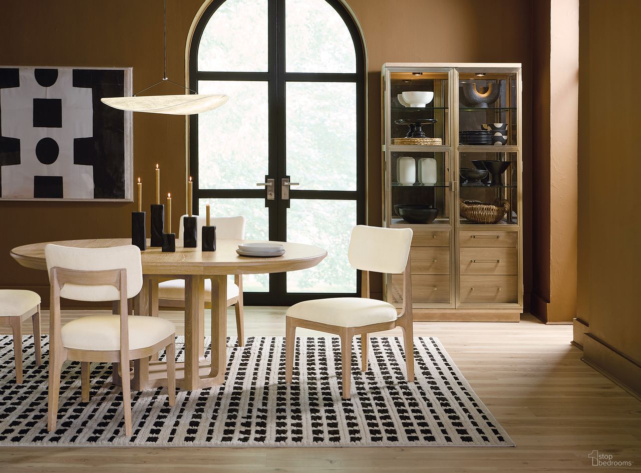 The appearance of Banyon Bay Round Dining Room Set with One 18-inch Leaf In Light Wood designed by Hooker in the modern / contemporary interior design. This light wood piece of furniture was selected by 1StopBedrooms from Banyon Bay Collection to add a touch of cosiness and style into your home. Sku: 6081-75201-82;6081-75410-82. Table Top Shape: Round. Size: 54". Material: Oak.