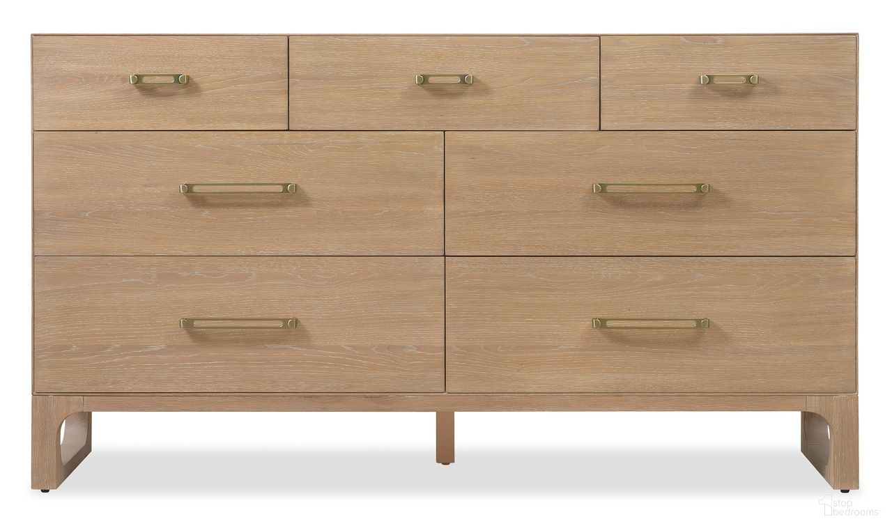The appearance of Banyon Bay Seven Drawer Dresser In Light Wood designed by Hooker in the modern / contemporary interior design. This light wood piece of furniture was selected by 1StopBedrooms from Banyon Bay Collection to add a touch of cosiness and style into your home. Sku: 6081-90002-82. Material: Oak.