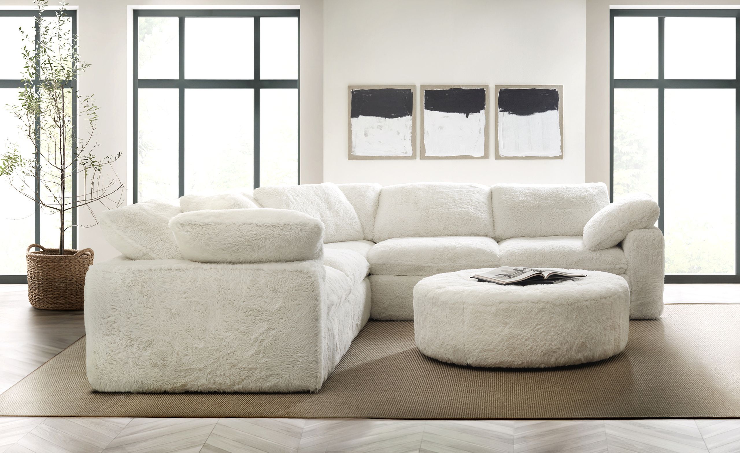 The appearance of Barefoot 5-Seat Sectional In White designed by Hooker in the transitional interior design. This white piece of furniture was selected by 1StopBedrooms from SS Collection to add a touch of cosiness and style into your home. Sku: SS410-5PC-410. Material: Fabric.