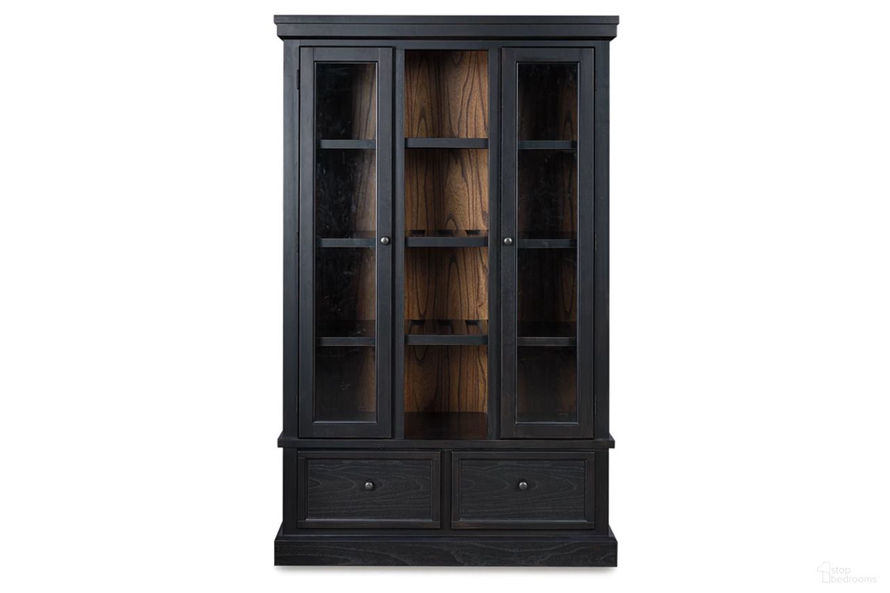 The appearance of Basinger Curio In Black and Brown designed by Signature Design by Ashley in the traditional interior design. This black/brown piece of furniture was selected by 1StopBedrooms from Basinger Collection to add a touch of cosiness and style into your home. Sku: NCD824-186. Material: Glass.