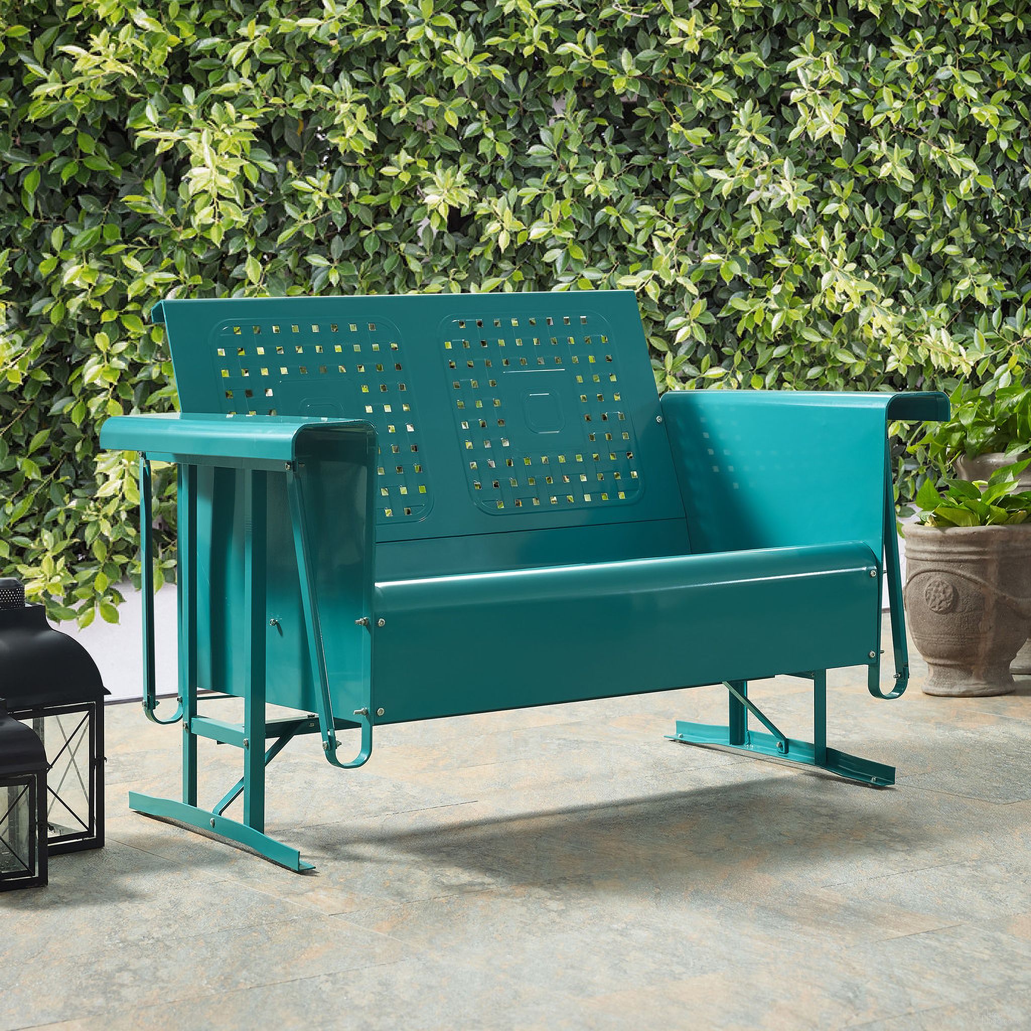 The appearance of Bates Retro Outdoor Loveseat Glider In Turquoise Gloss designed by Crosley Brands in the transitional interior design. This turquoise piece of furniture was selected by 1StopBedrooms from Bates Collection to add a touch of cosiness and style into your home. Sku: CO1024-TU. Material: Steel.