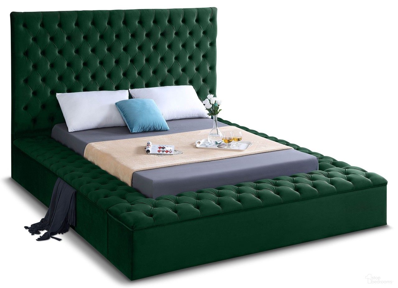 The appearance of Bliss Velvet Full Bed In Green designed by Meridian in the modern / contemporary interior design. This green piece of furniture was selected by 1StopBedrooms from Bliss Collection to add a touch of cosiness and style into your home. Sku: BlissGreen-F Box 1/3 (HB/Slats);BlissGreen-F Box 2/3 (FB/Top of Rails/Hardware/Legs);BlissGreen-F Box 3/3 (4 Siderails/Bottom Board/Center Support Bar). Bed Type: Platform Bed. Bed Size: Full. Material: Velvet.