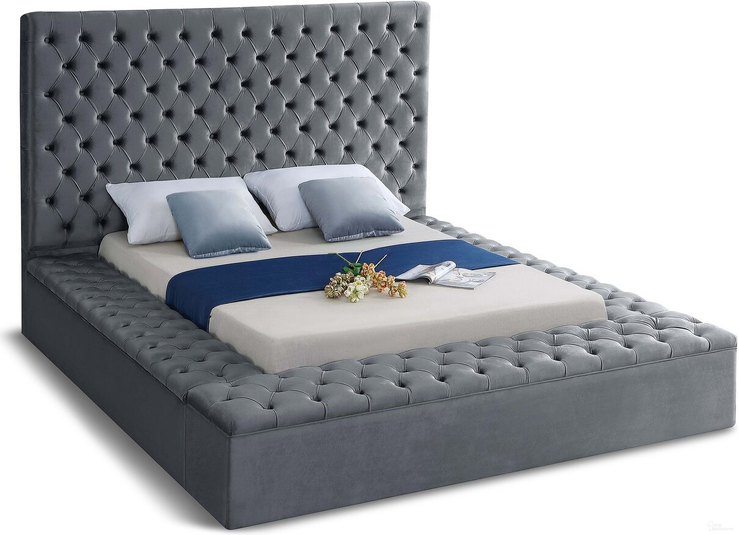 The appearance of Bliss Velvet Queen Bed In Grey designed by Meridian in the modern / contemporary interior design. This grey piece of furniture  was selected by 1StopBedrooms from Bliss Collection to add a touch of cosiness and style into your home. Sku: BlissGrey-Q Box 1/3 (HB/Slats);BlissGrey-Q Box 2/3 (FB/Top of Rails/Hardware/Legs);BlissGrey-Q Box 3/3 (4 Siderails/Bottom Board/Center Support Bar). Bed Type: Platform Bed. Bed Size: Queen. Material: Velvet.