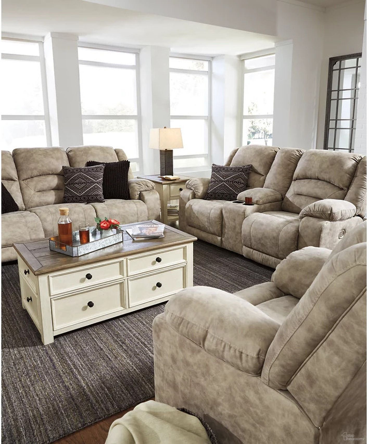 The appearance of Bolanburg Weathered Gray Lift Top Occasional Table Set designed by Signature Design by Ashley in the transitional interior design. This two-tone piece of furniture was selected by 1StopBedrooms from Bolanburg Collection to add a touch of cosiness and style into your home. Sku: T637-20;T637-7. Material: Wood.