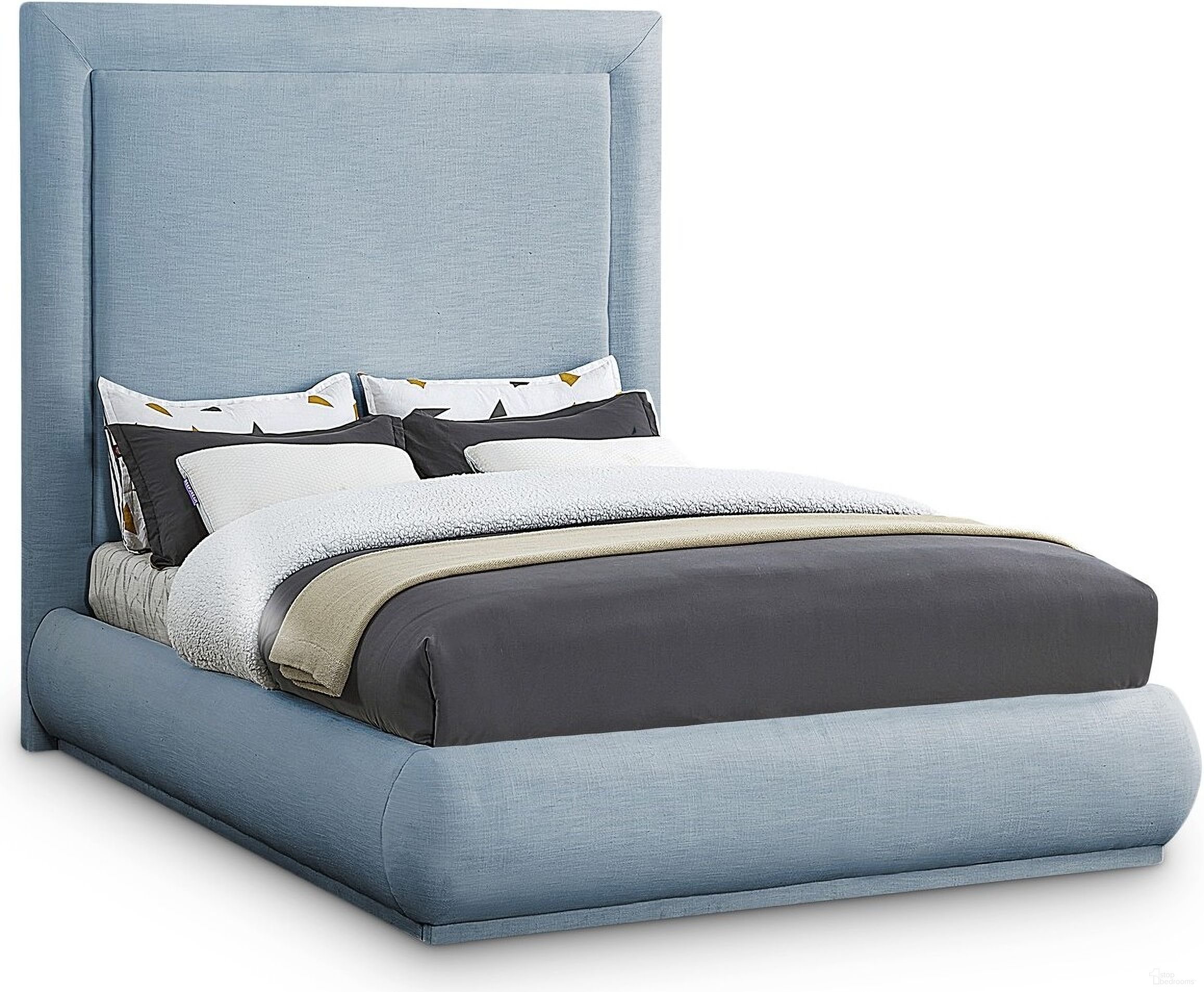 The appearance of Brooke Linen Textured Fabric King Bed In Sky Blue designed by Meridian in the transitional interior design. This sky blue piece of furniture  was selected by 1StopBedrooms from Brooke Collection to add a touch of cosiness and style into your home. Sku: BrookeSkyBlu-K Box 1/2 (Headboard / Slats);BrookeSkyBlu-K Box 2/2 (Siderails / Footboard / Legs). Bed Type: Panel Bed. Material: Wood. Bed Size: King.