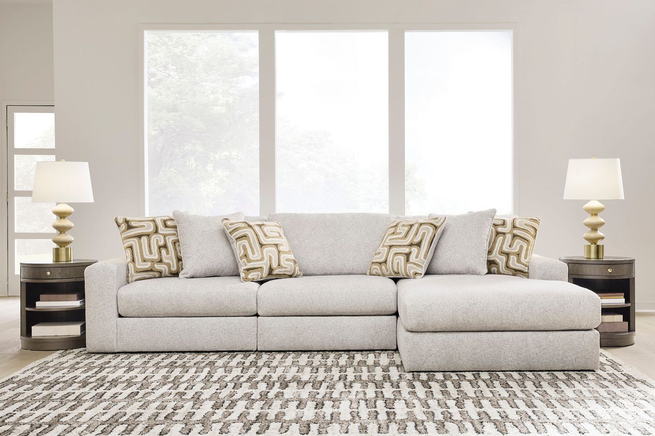 Butler Pier 3-Piece Sectional Sofa with RAF Chaise In Feather