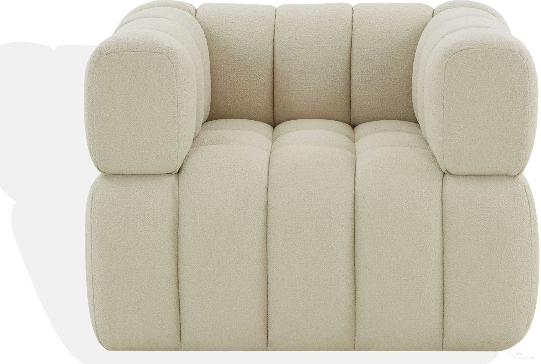 The appearance of Calyna Boucle Accent Chair In Light Grey designed by Safavieh Couture in the modern / contemporary interior design. This light grey piece of furniture was selected by 1StopBedrooms from Calyna Collection to add a touch of cosiness and style into your home. Sku: SFV4832B. Material: Boucle.