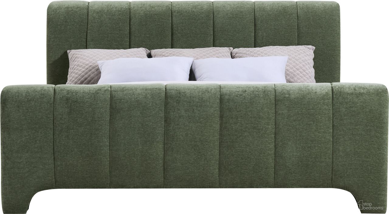 The appearance of Camila Chenille Fabric Full Bed In Green designed by Meridian in the modern / contemporary interior design. This green piece of furniture was selected by 1StopBedrooms from Camila Collection to add a touch of cosiness and style into your home. Sku: CamilaGreen-F Box 1/3 (Headboard);CamilaGreen-F Box 2/3 (Footboard);CamilaGreen-F Box 3/3 (Rails/Slats). Bed Size: Full. Material: Chenille. Bed Type: Upholstered Bed.