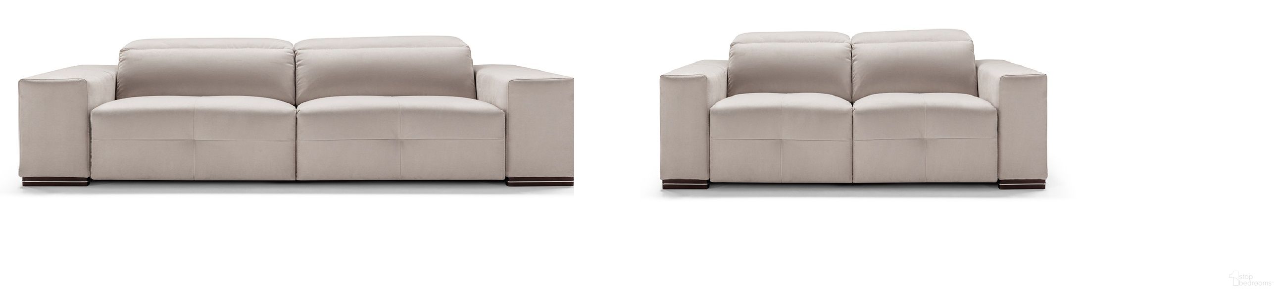 The appearance of Camilla Living Room Set In Light Grey designed by Bellini Modern Living in the modern / contemporary interior design. This light grey piece of furniture was selected by 1StopBedrooms from Camilla Collection to add a touch of cosiness and style into your home. Sku: Camilla-2 S LGY;Camilla-2 LS LGY. Material: Leather.