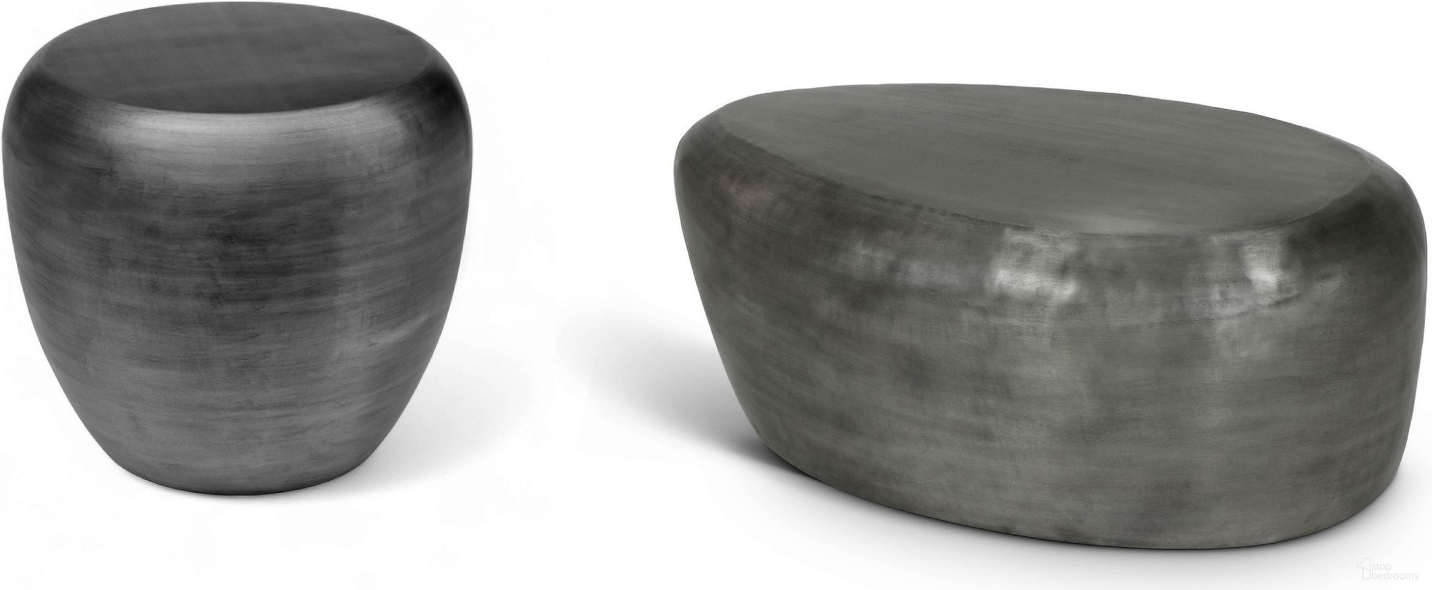The appearance of Capsule Aluminum Occasional Table Set In Silver designed by Meridian in the modern / contemporary interior design. This silver piece of furniture  was selected by 1StopBedrooms from Capsule Collection to add a touch of cosiness and style into your home. Sku: 99062Silver-CT;99062Silver-ET. Material: Aluminum.