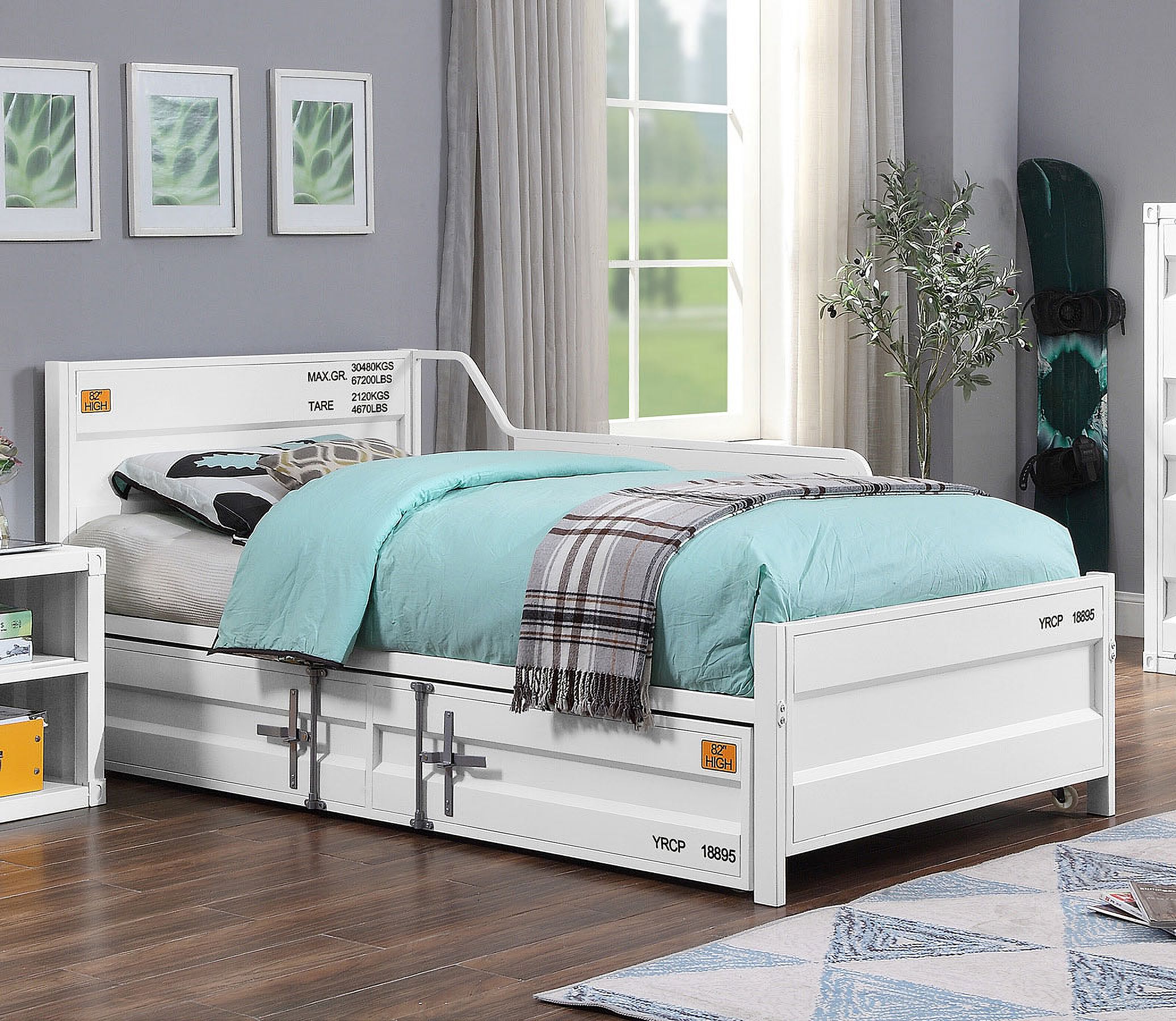 The appearance of Cargo Youth Daybed w/ Trundle (White) designed by ACME in the industrial interior design. This white piece of furniture was selected by 1StopBedrooms from Cargo Collection to add a touch of cosiness and style into your home. Sku: 39880. Bed Type: Daybed. Material: Metal.
