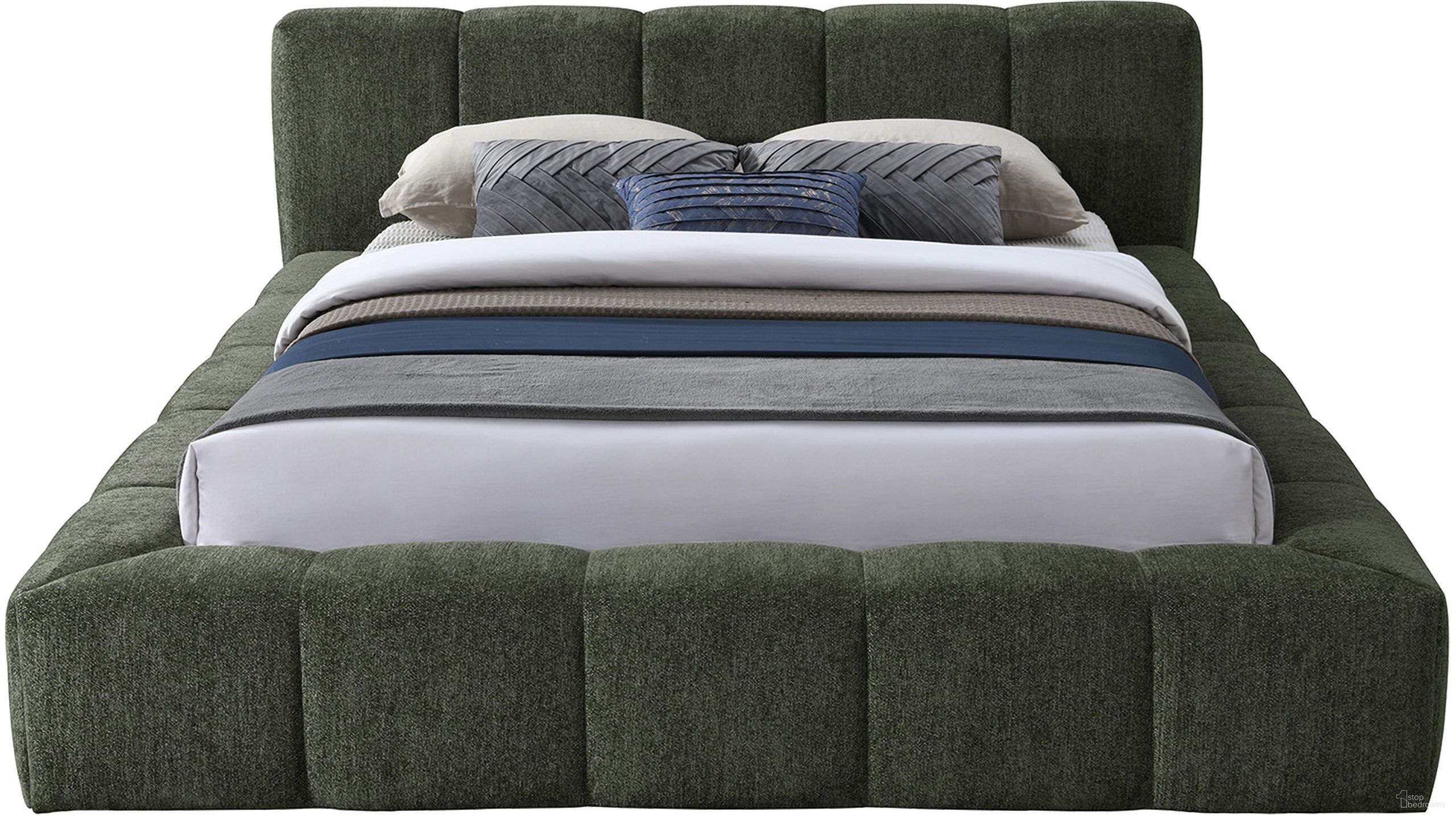 The appearance of Carlin Chenille Fabric King Bed In Olive designed by Meridian in the modern / contemporary interior design. This olive piece of furniture was selected by 1StopBedrooms from Carlin Collection to add a touch of cosiness and style into your home. Sku: CarlinOlive-K Box 1/3 (Headboard);CarlinOlive-K Box 2/3 (Footboard / Rails / Legs / Hardware);CarlinOlive-K Box 3/3 (Slats). Bed Size: King. Material: Chenille. Bed Type: Upholstered Bed.