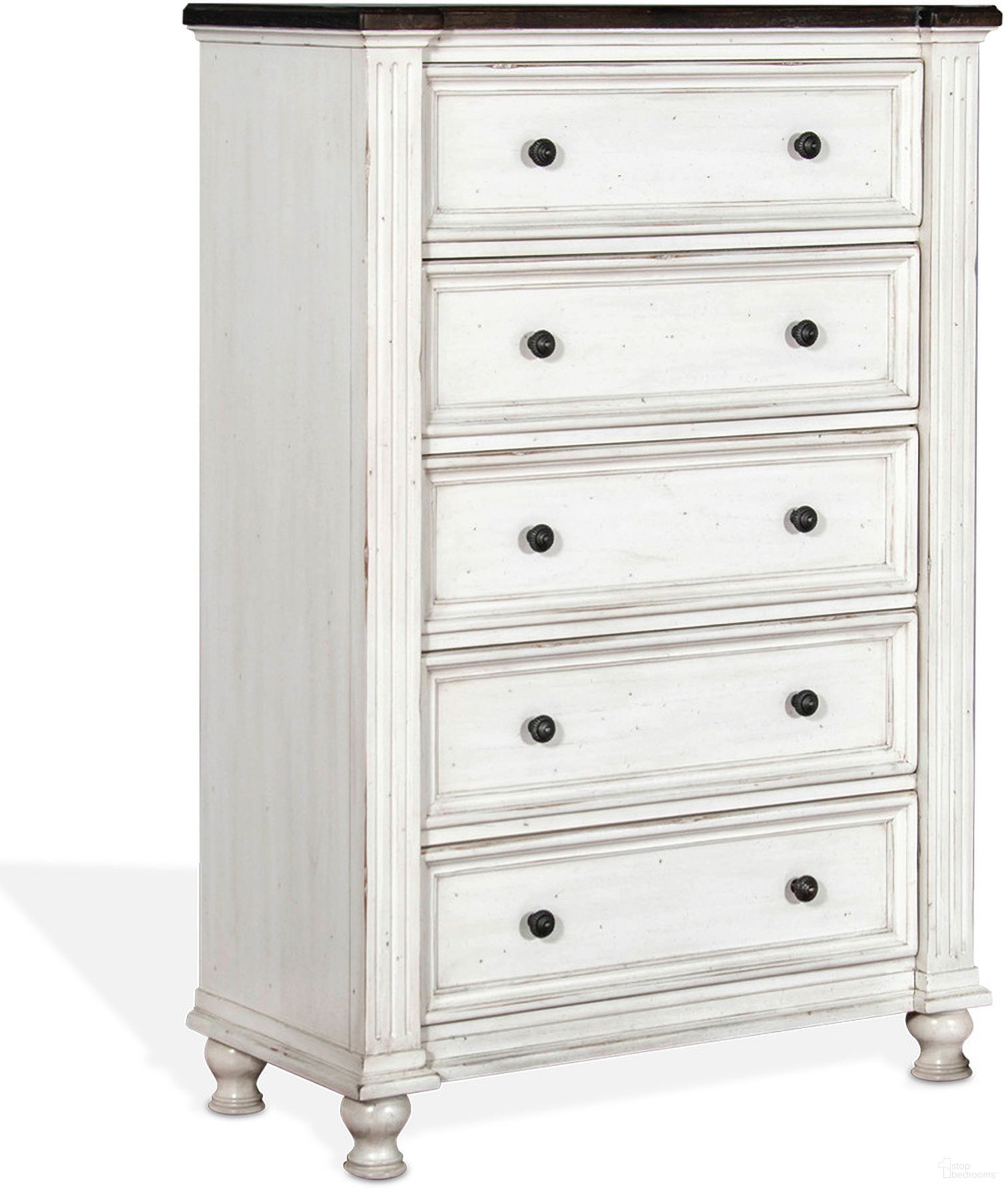 The appearance of Carriage House Chest with 5 Drawers In White designed by Sunny Designs in the country / farmhouse interior design. This european cottage piece of furniture was selected by 1StopBedrooms from Carriage House Collection to add a touch of cosiness and style into your home. Sku: 2308EC-C2. Material: Solid Wood.