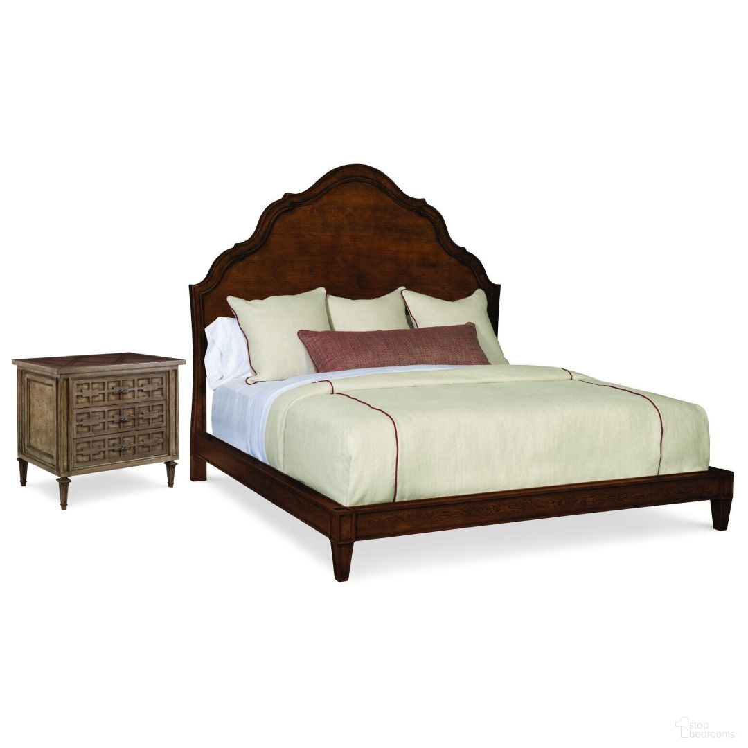 The appearance of Carved Panel Bedroom Set In Sierra designed by Century Furniture in the modern / contemporary interior design. This sierra piece of furniture was selected by 1StopBedrooms from Casa Bella Collection to add a touch of cosiness and style into your home. Sku: C5B-156F;C5B-156H;C5B-156R;C5B-224. Bed Size: King. Material: Oak Veneer.