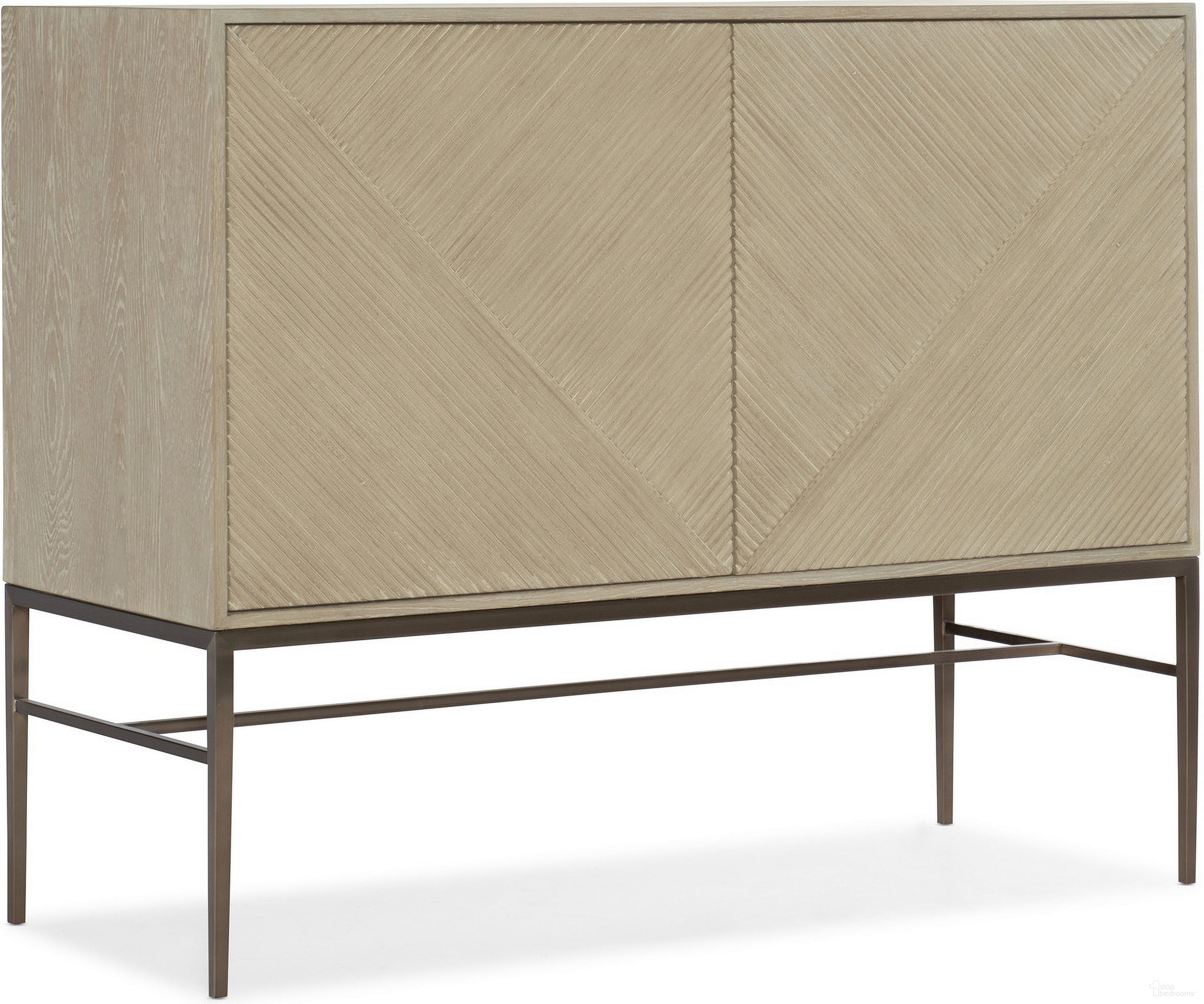 The appearance of Cascade Credenza with Metal Legs In Light Wood designed by Hooker in the transitional interior design. This light wood piece of furniture was selected by 1StopBedrooms from Cascade Collection to add a touch of cosiness and style into your home. Sku: 6120-85006-80. Material: Oak Veneer.