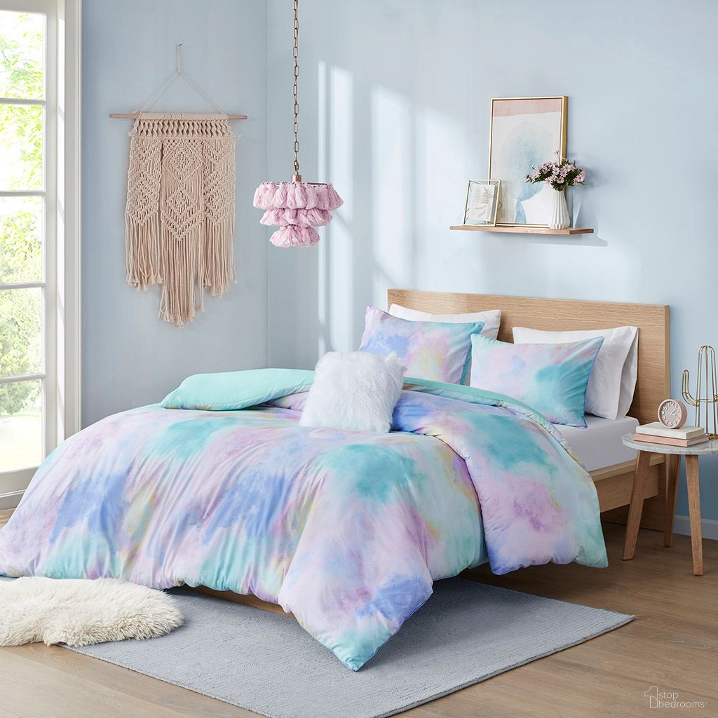 The appearance of Cassiopeia Watercolor Tie Dye Printed 4 Piece Duvet Cover Set with Throw Pillow In Aqua designed by Olliix in the modern / contemporary interior design. This aqua piece of furniture  was selected by 1StopBedrooms from Cassiopeia Collection to add a touch of cosiness and style into your home. Sku: ID12-2262. Material: Microfiber. Bed Size: King.