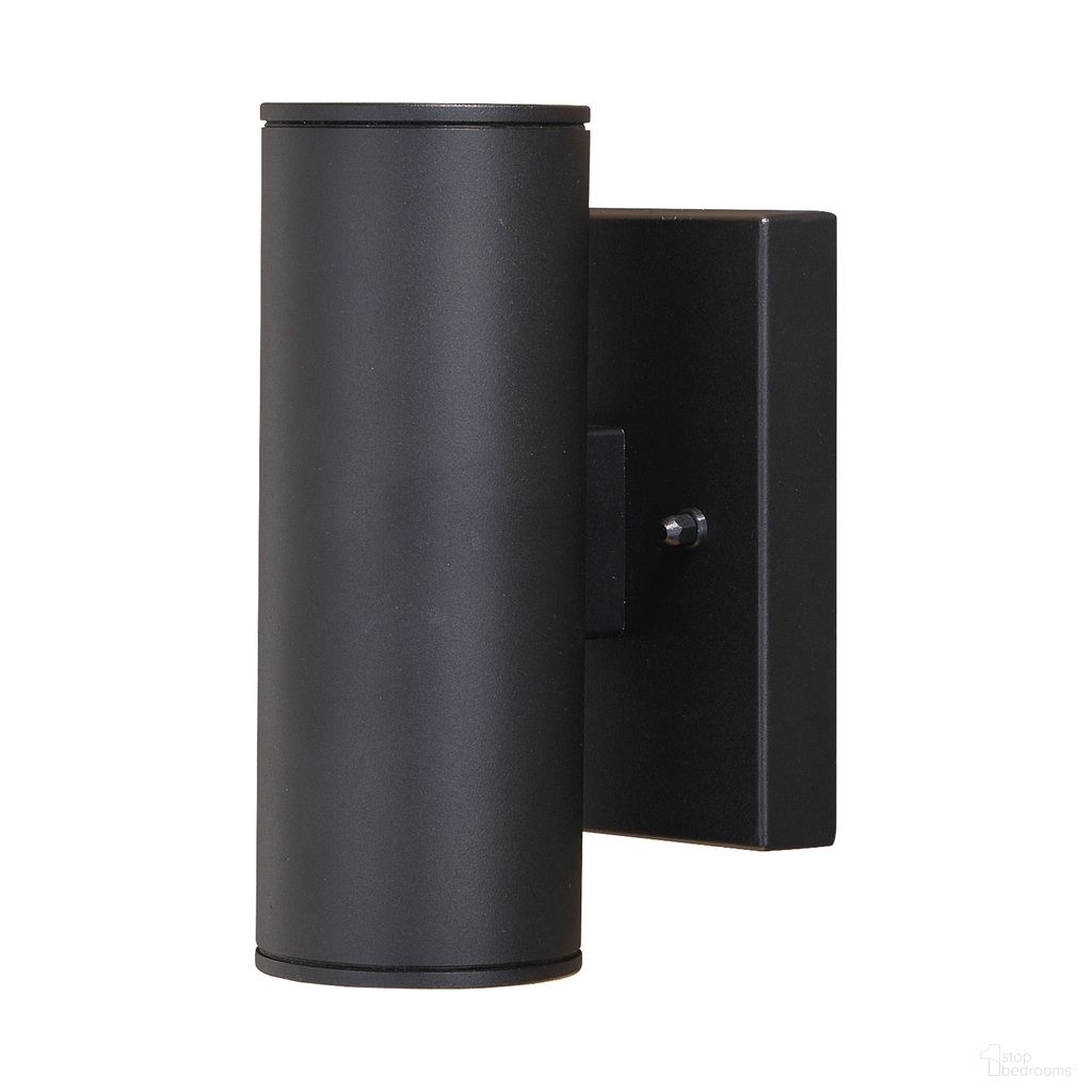 The appearance of Chiasso 8 Inch LED Outdoor Wall Light In Textured Black designed by Vaxcel in the modern / contemporary interior design. This textured black piece of furniture was selected by 1StopBedrooms from Chiasso Collection to add a touch of cosiness and style into your home. Sku: T0551. Material: Aluminum.