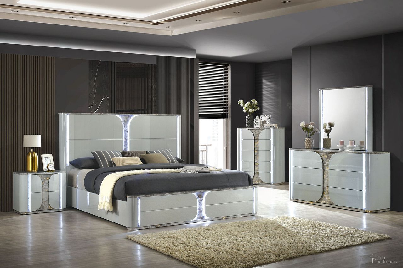 The appearance of Cleburne Eastern King Bed In Light Gray designed by Furniture of America in the modern / contemporary interior design. This light gray piece of furniture  was selected by 1StopBedrooms from Cleburne Collection to add a touch of cosiness and style into your home. Sku: FM72011LG-EK-FBR;FM72011LG-EK-HB. Bed Type: Panel Bed. Bed Size: King. Material: Solid Wood.