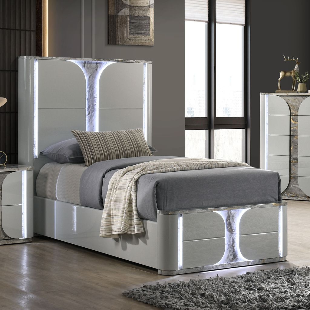 The appearance of Cleburne Twin Bed In Light Gray designed by Furniture of America in the modern / contemporary interior design. This light gray piece of furniture was selected by 1StopBedrooms from Cleburne Collection to add a touch of cosiness and style into your home. Sku: FM72011LG-T-FBR;FM72011LG-T-HB. Bed Type: Panel Bed. Bed Size: Twin. Material: Solid Wood.