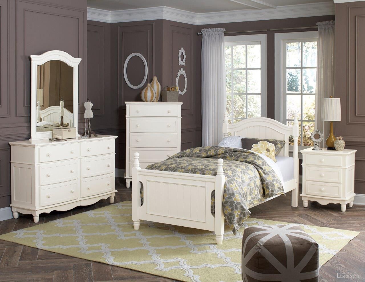 The appearance of Clementine White Youth Poster Bedroom Set designed by Homelegance in the country / farmhouse interior design. This white piece of furniture was selected by 1StopBedrooms from Clementine Collection to add a touch of cosiness and style into your home. Sku: B1799T-1;B1799T-2;B1799T-3;B1799-4. Bed Type: Poster Bed. Material: Wood. Bed Size: Twin.