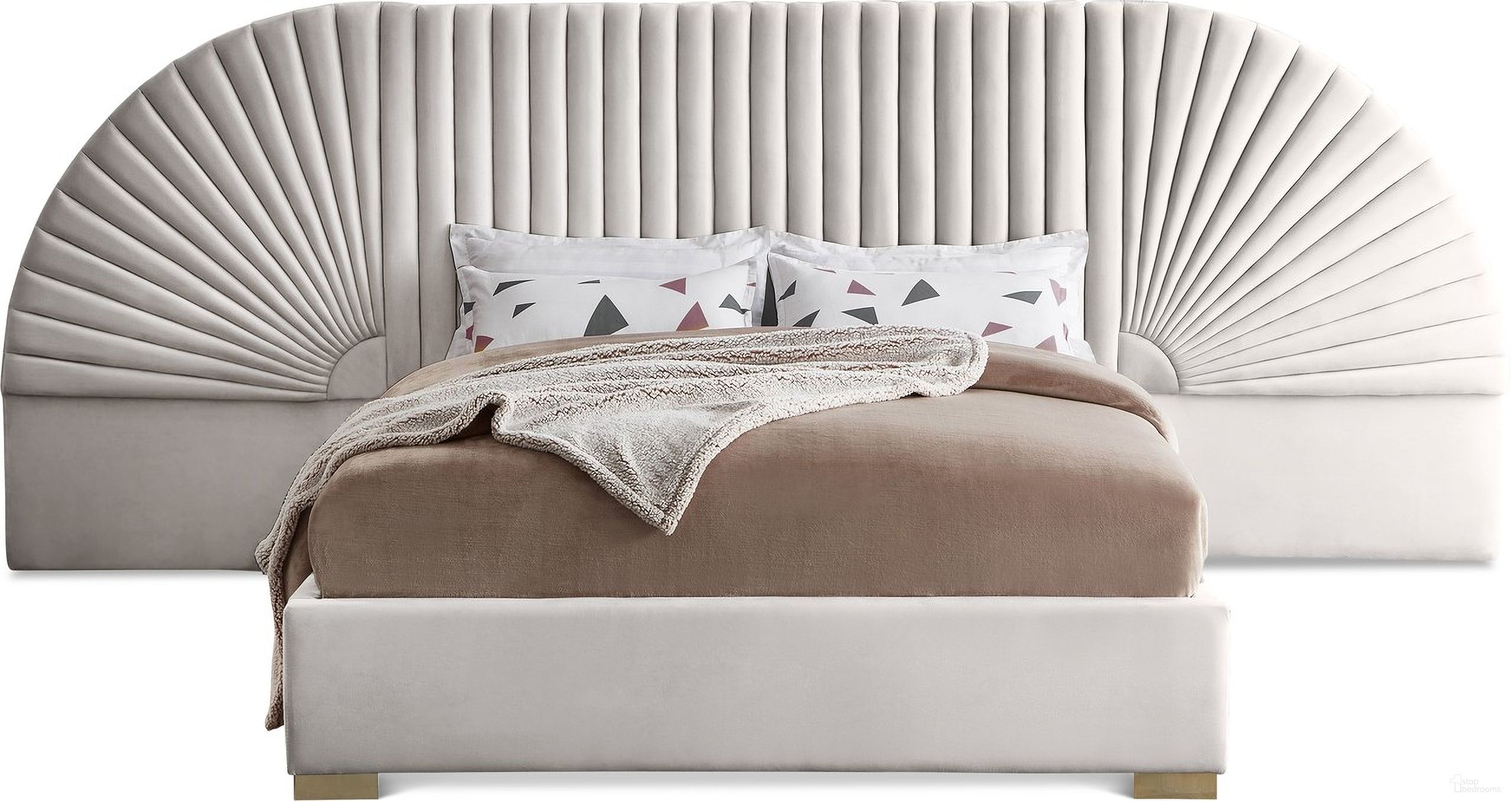 The appearance of Cleo Velvet Queen Bed In Cream designed by Meridian in the modern / contemporary interior design. This cream velvet piece of furniture was selected by 1StopBedrooms from Cleo Collection to add a touch of cosiness and style into your home. Sku: CleoCream-Q Box 1/3 (Headboard/Slats);CleoCream-Q Box 2/3 (2 Headboard Panels);CleoCream-Q Box 3/3 (Rails/Footboard/Center Support/Hardware). Bed Type: Panel Bed. Bed Size: Queen. Material: Velvet.