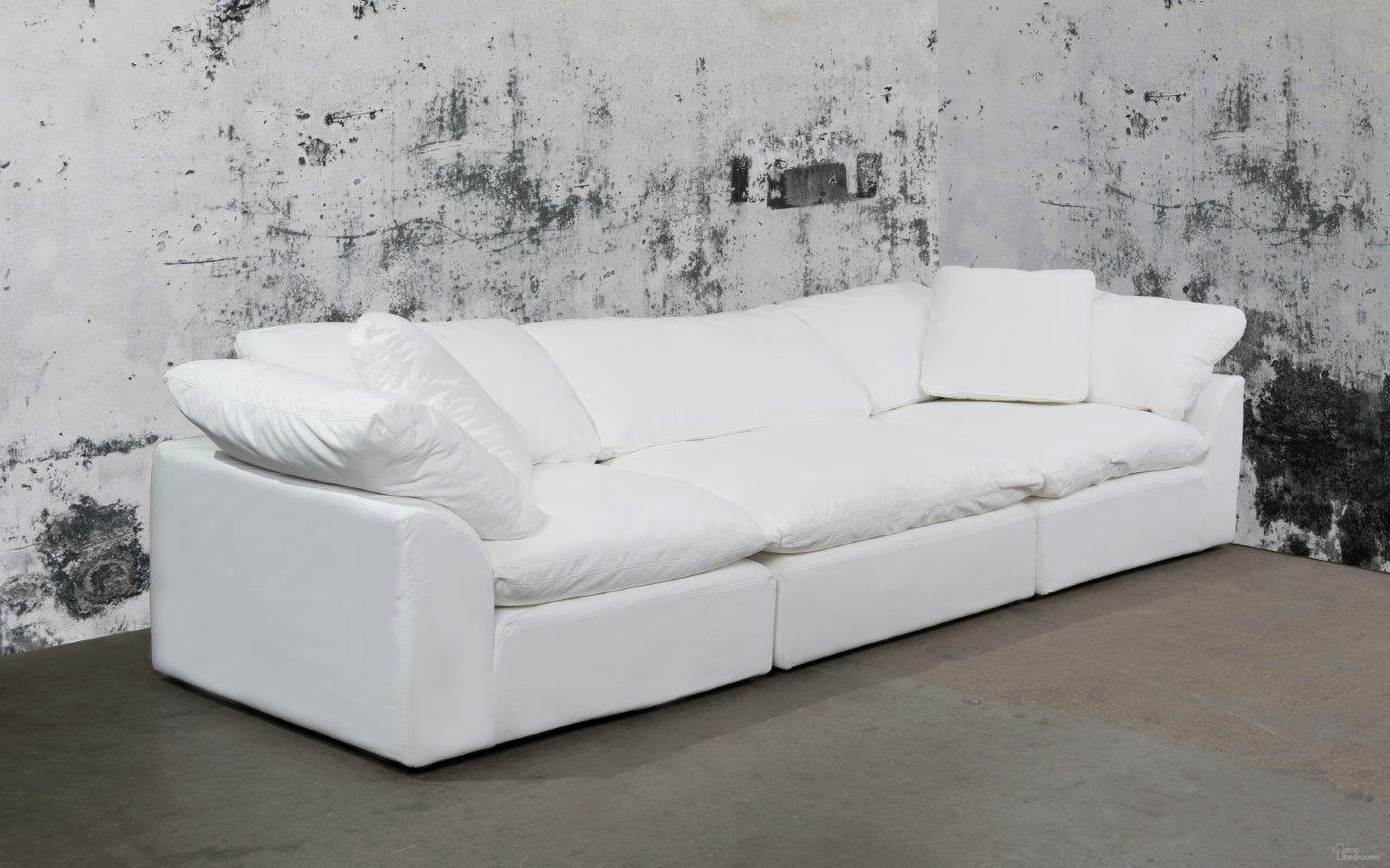 The appearance of Cloud Puff White 3 Piece Slipcovered Modular Sectional Sofa designed by Sunset Trading in the modern / contemporary interior design. This white piece of furniture was selected by 1StopBedrooms from Cloud Puff Collection to add a touch of cosiness and style into your home. Sku: SU-145851-391081;SU-145851-391081;SU-145837-391081. Material: Performance Fabric. Layout: Modular.