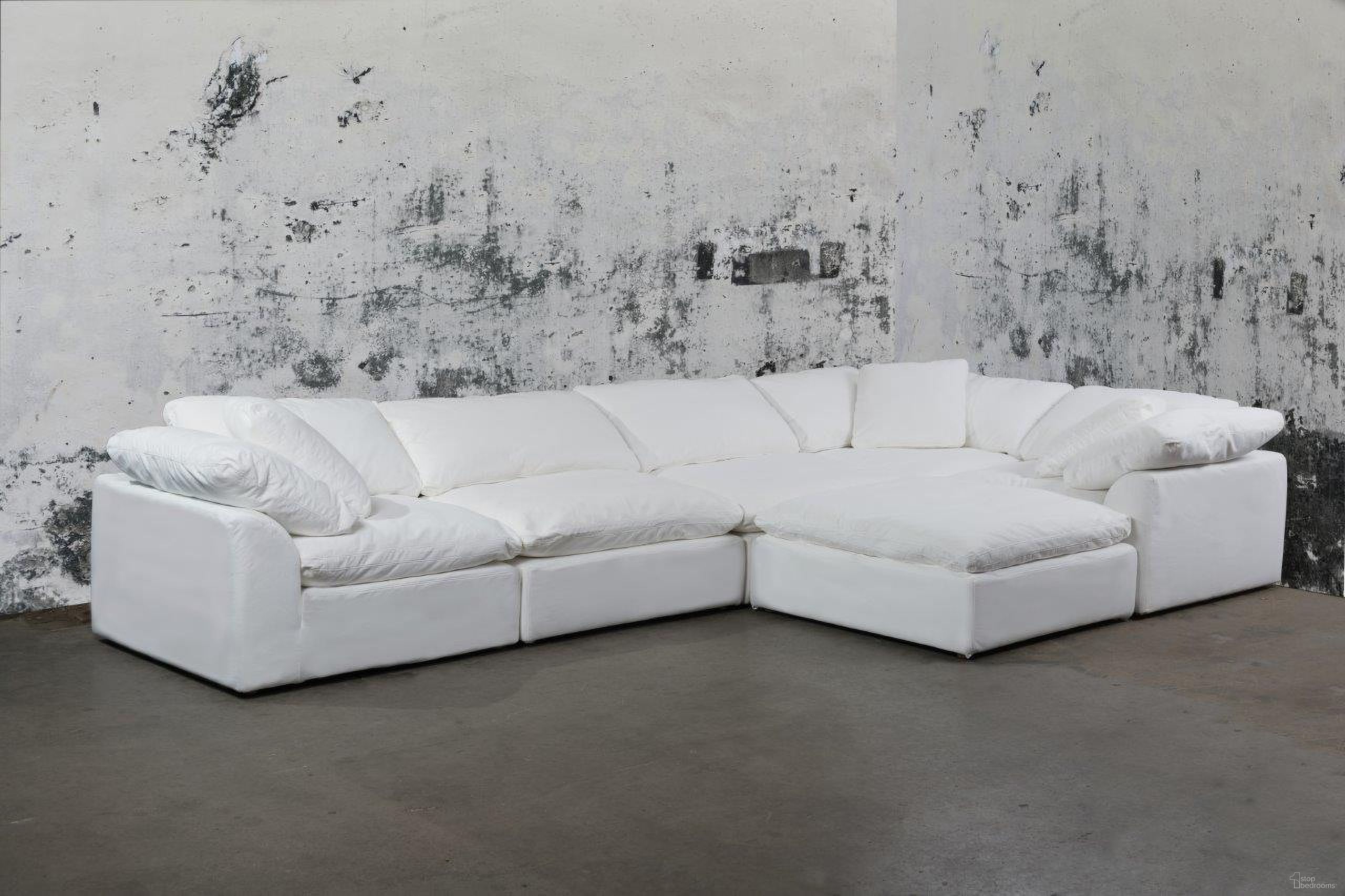 The appearance of Cloud Puff White 6 Piece Slipcovered Modular L Shaped Sectional Sofa with Ottoman designed by Sunset Trading in the modern / contemporary interior design. This white piece of furniture was selected by 1StopBedrooms from Cloud Puff Collection to add a touch of cosiness and style into your home. Sku: SU-145851-391081;SU-145851-391081;SU-145851-391081;SU-145837-391081;SU-145837-391081;SU-145830-391081. Material: Performance Fabric. Layout: L-Shape.