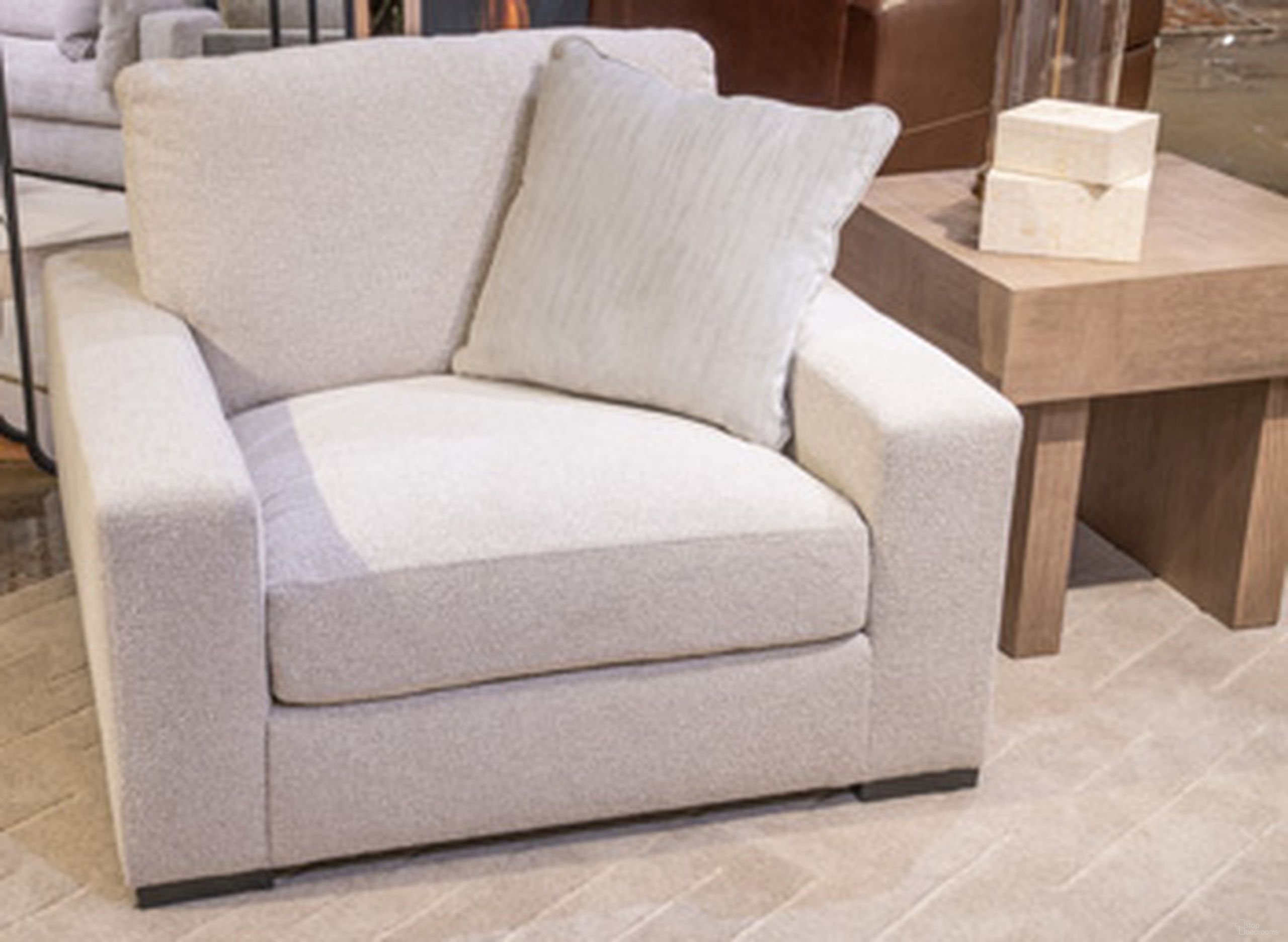 The appearance of Cloverview Oversized Chair In Linen designed by Signature Design by Ashley in the modern / contemporary interior design. This linen piece of furniture was selected by 1StopBedrooms from Cloverview Collection to add a touch of cosiness and style into your home. Sku: NC8131023. Material: Fabric.