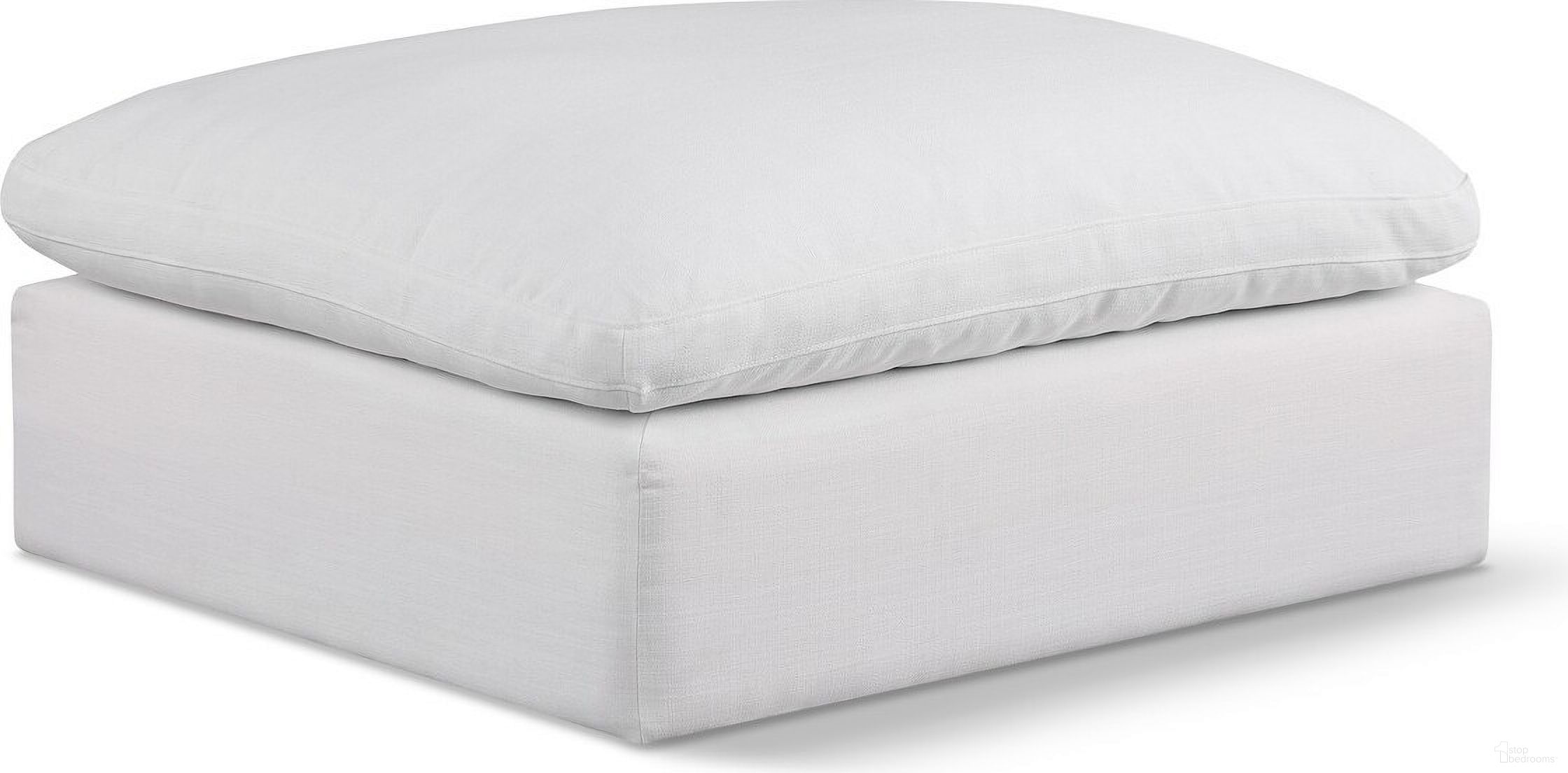 The appearance of Comfy Linen Textured Fabric Modular Ottoman In White designed by Meridian in the modern / contemporary interior design. This white piece of furniture  was selected by 1StopBedrooms from Comfy Collection to add a touch of cosiness and style into your home. Sku: 187White-Ott. Material: Wood.