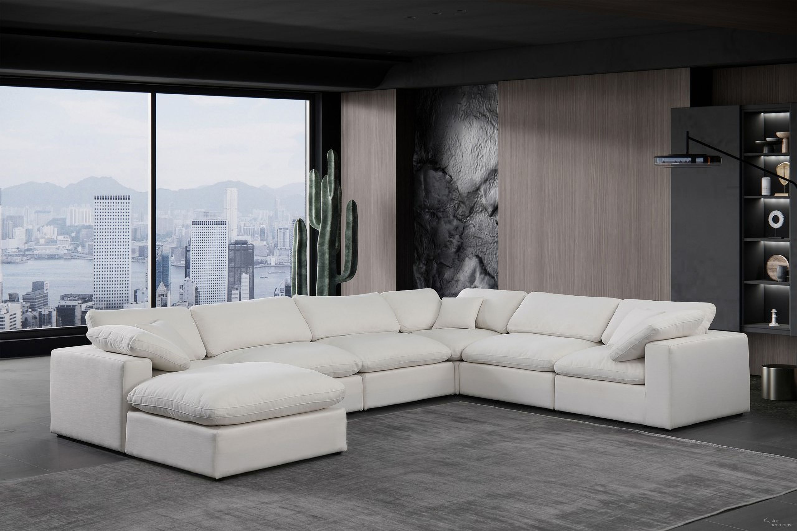 The appearance of Comfy Linen Textured Fabric 7 Piece Modular Sectional In Cream designed by Meridian in the modern / contemporary interior design. This cream piece of furniture  was selected by 1StopBedrooms from Comfy Collection to add a touch of cosiness and style into your home. Sku: 187Cream-Armless;187Cream-Armless;187Cream-Armless;187Cream-Corner;187Cream-Corner;187Cream-Corner;187Cream-Ott. Material: Linen. Layout: Modular.