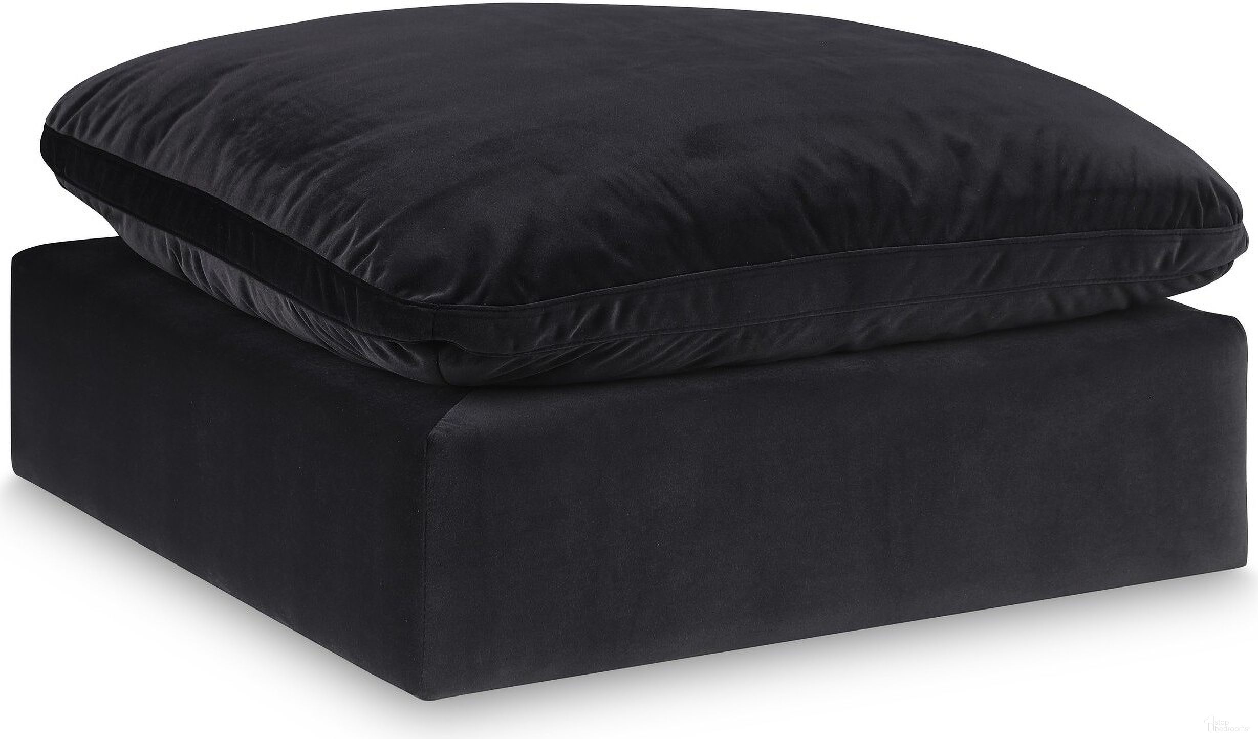 The appearance of Comfy Velvet Modular Ottoman In Black designed by Meridian in the modern / contemporary interior design. This black piece of furniture was selected by 1StopBedrooms from Comfy Collection to add a touch of cosiness and style into your home. Sku: 189Black-Ott. Material: Velvet.