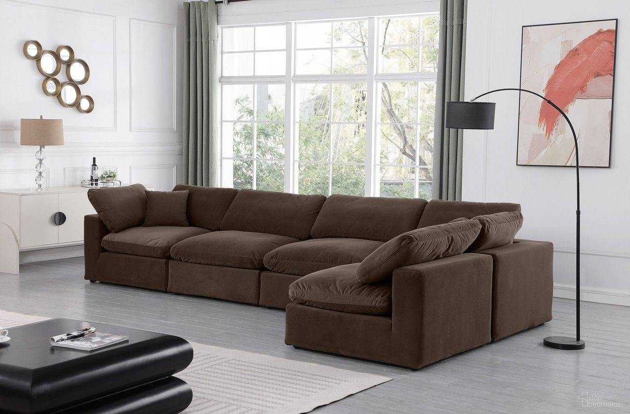 The appearance of Comfy Velvet 5 Piece Modular Sectional In Brown designed by Meridian in the modern / contemporary interior design. This brown piece of furniture was selected by 1StopBedrooms from Comfy Collection to add a touch of cosiness and style into your home. Sku: 189Brown-Armless;189Brown-Armless;189Brown-Armless;189Brown-Corner;189Brown-Corner. Material: Velvet. Layout: Modular.