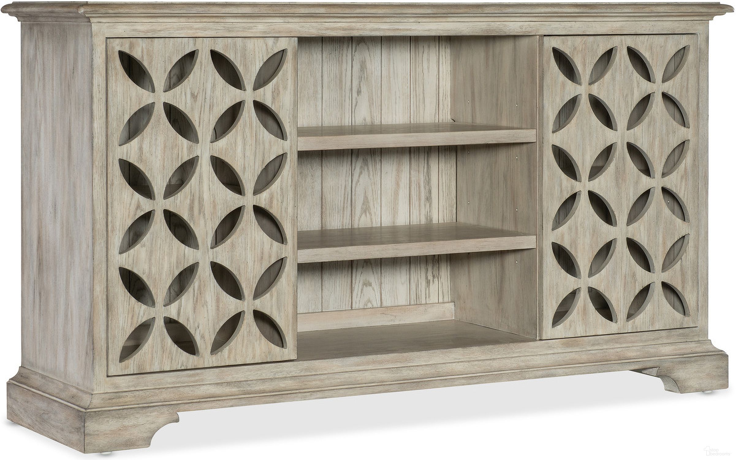 The appearance of Commerce and Market Underhill Entertainment Console In Light Wood designed by Hooker in the transitional interior design. This light wood piece of furniture was selected by 1StopBedrooms from Commerce and Market Collection to add a touch of cosiness and style into your home. Sku: 7228-85111-95. Material: Oak Veneer.