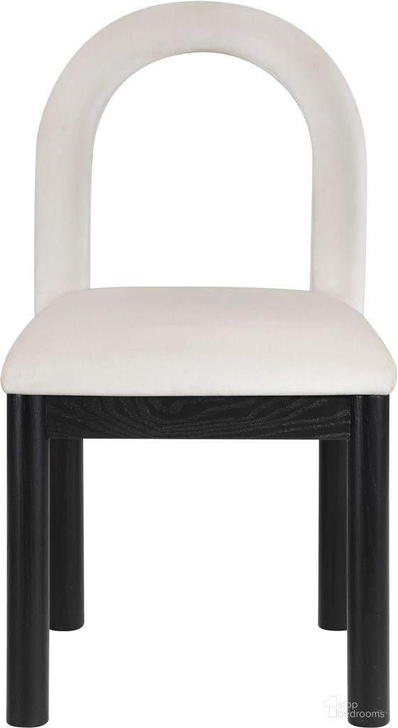 The appearance of Conrad Velvet Dining Chair In Cream and Black designed by Meridian in the modern / contemporary interior design. This cream and black piece of furniture was selected by 1StopBedrooms from Conrad Collection to add a touch of cosiness and style into your home. Sku: 11008Cream-C. Material: Velvet. Chair Type: Side Chair.