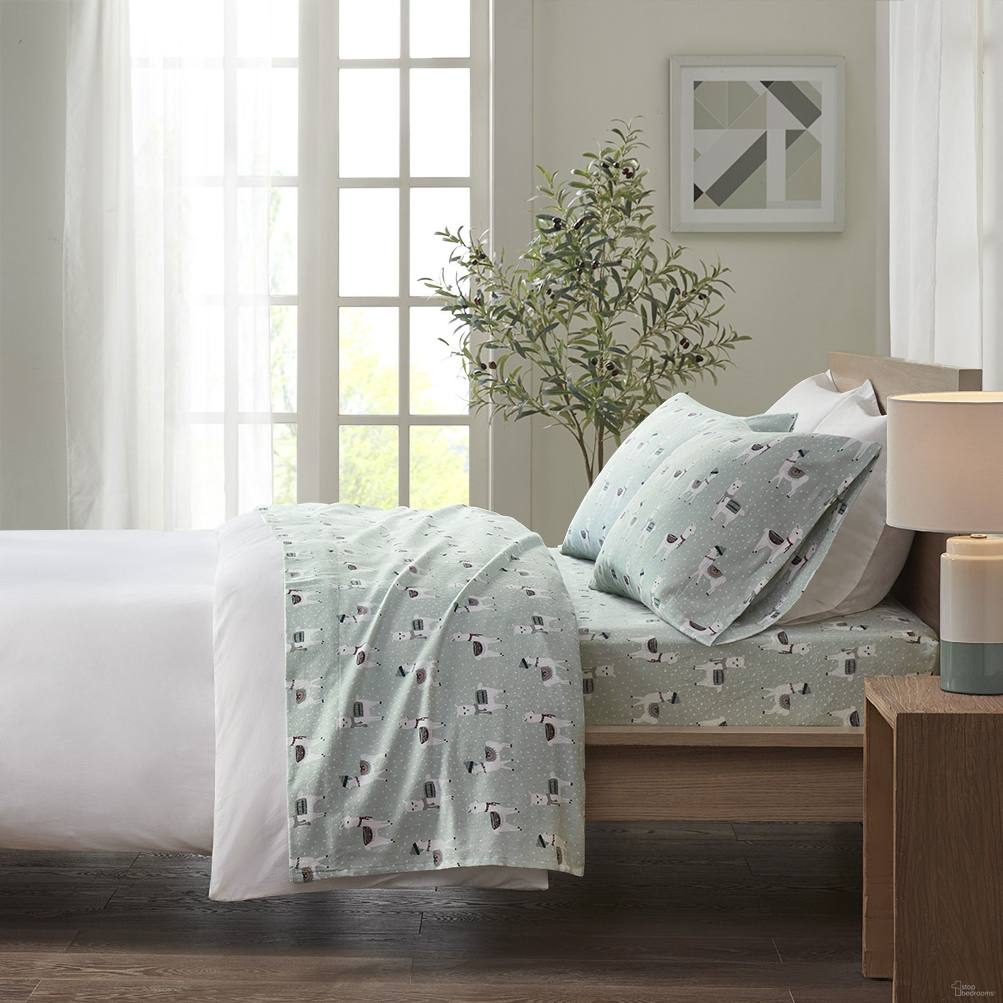 The appearance of Cozy Cotton Flannel Printed 4 Piece Queen Sheet Set In Seafoam Llama designed by Olliix in the transitional interior design. This seafoam llama piece of furniture was selected by 1StopBedrooms from Cozy Flannel Collection to add a touch of cosiness and style into your home. Sku: TN20-0408. Bed Size: Queen. Material: Cotton.