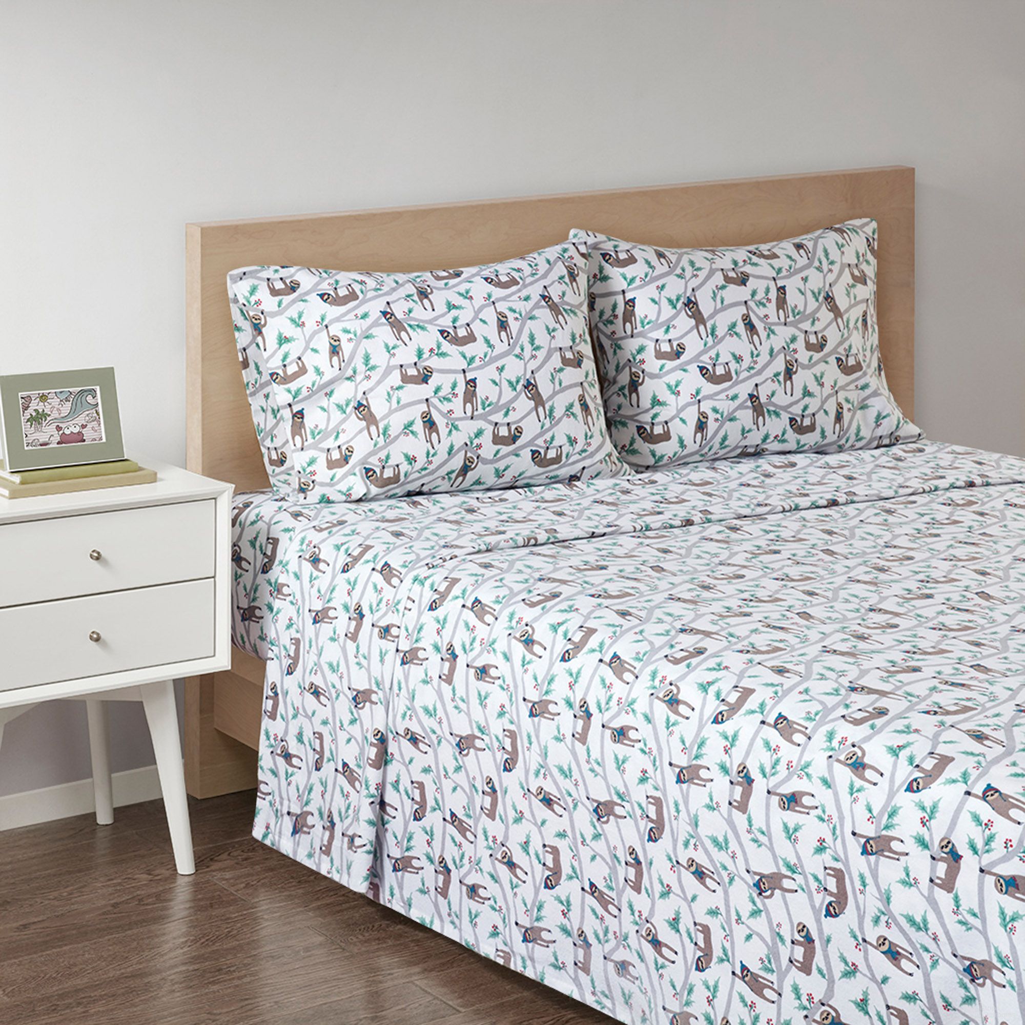 The appearance of Cozy Cotton Pigment Printed Flannel 4 Piece Queen Sheet Set In Multi Sloth designed by Olliix in the transitional interior design. This multi sloth piece of furniture was selected by 1StopBedrooms from Cozy Flannel Collection to add a touch of cosiness and style into your home. Sku: TN20-0374. Bed Size: Queen. Material: Cotton.