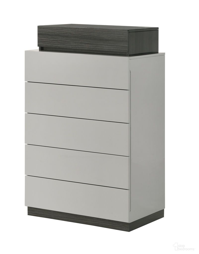 The appearance of Cube Chest In Light Grey designed by J&M in the modern / contemporary interior design. This light grey piece of furniture was selected by 1StopBedrooms from Cube Collection to add a touch of cosiness and style into your home. Sku: 19321-C.