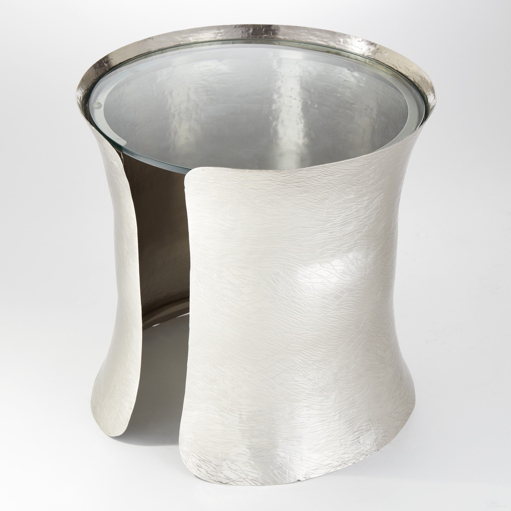 The appearance of Cuff Side Table In Silver designed by Global Views in the modern / contemporary interior design. This silver piece of furniture  was selected by 1StopBedrooms from Cuff Collection to add a touch of cosiness and style into your home. Sku: 992251. Material: Aluminum.