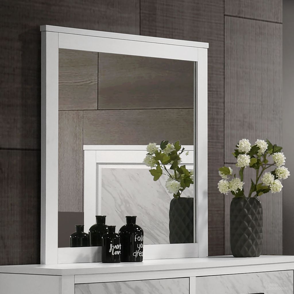 The appearance of Darlene Mirror In White designed by Furniture of America in the modern / contemporary interior design. This white piece of furniture was selected by 1StopBedrooms from Darlene Collection to add a touch of cosiness and style into your home. Sku: FM72018WH-M. Material: Rubberwood.