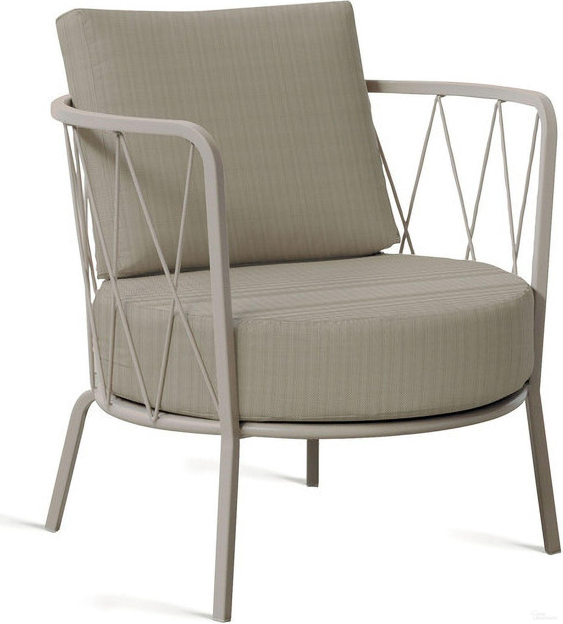 The appearance of Dasy Accent Chair In Mudd Grey Frame and Grey Cushions designed by Bellini Modern Living in the modern / contemporary interior design. This grey piece of furniture was selected by 1StopBedrooms from Dasy Collection to add a touch of cosiness and style into your home. Sku: Dasy ACH MGRY GRY. Material: Metal.