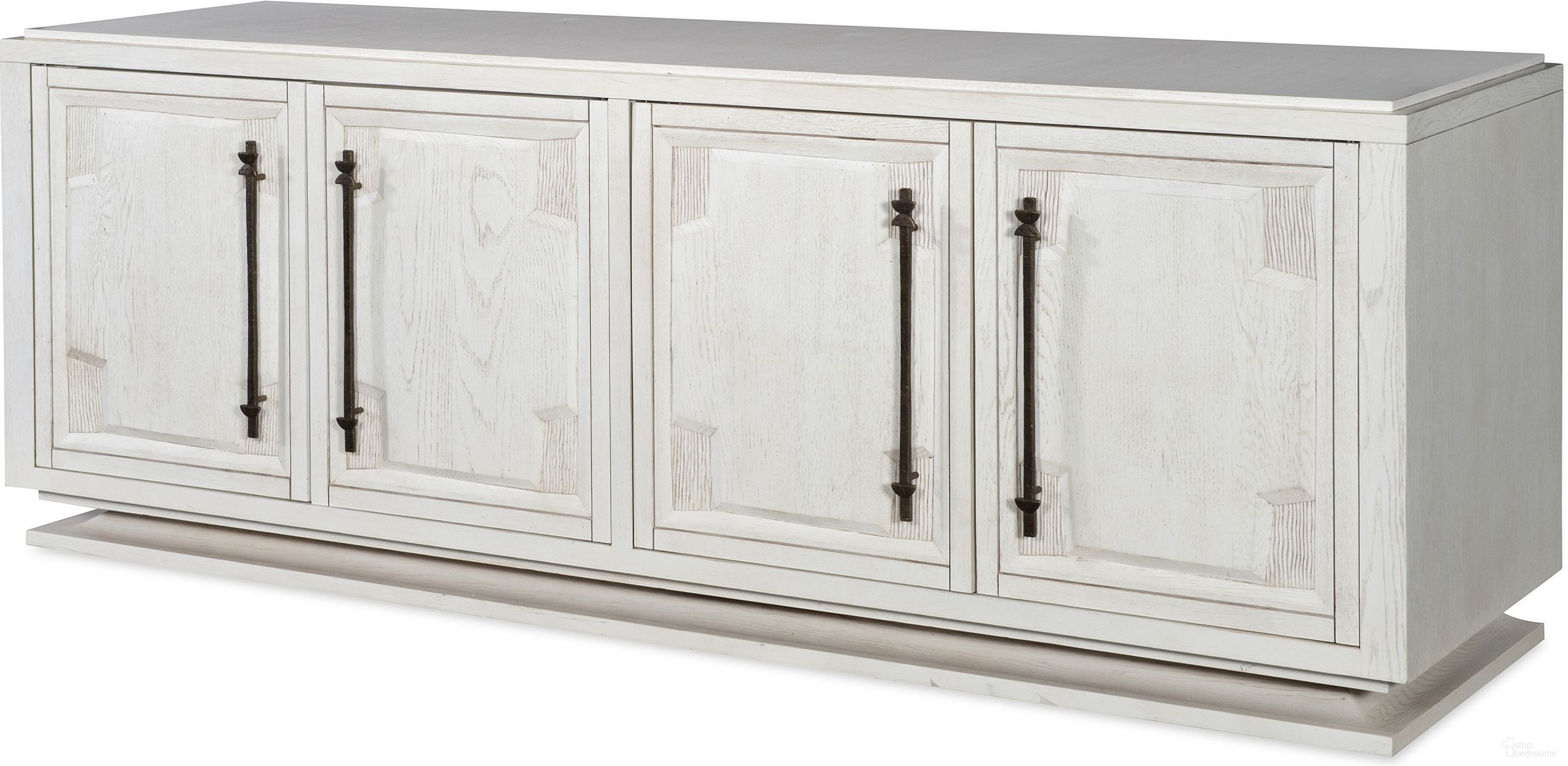 The appearance of De Vence Cabinet In Off White designed by Century Furniture in the modern / contemporary interior design. This off white piece of furniture was selected by 1StopBedrooms from Thomas O'Brien Collection to add a touch of cosiness and style into your home. Sku: AEH-405. Material: Resin.
