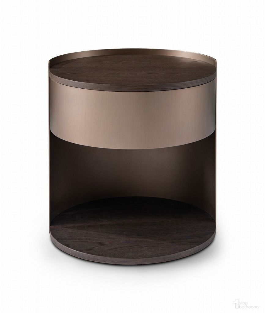 The appearance of Debrah Montessa Bed Stand In Dark Grey designed by Klaussner Home Furnishings in the modern / contemporary interior design. This dark grey piece of furniture was selected by 1StopBedrooms from Debrah Collection to add a touch of cosiness and style into your home. Sku: BN23168-5930. Material: Metal.