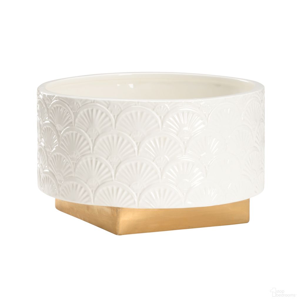 The appearance of Deco Fan Cachepot Large In Cream and Gold designed by Chelsea House in the modern / contemporary interior design. This cream/gold piece of furniture was selected by 1StopBedrooms from Elizabeth Wicker Collection to add a touch of cosiness and style into your home. Sku: 385174. Material: Ceramic.