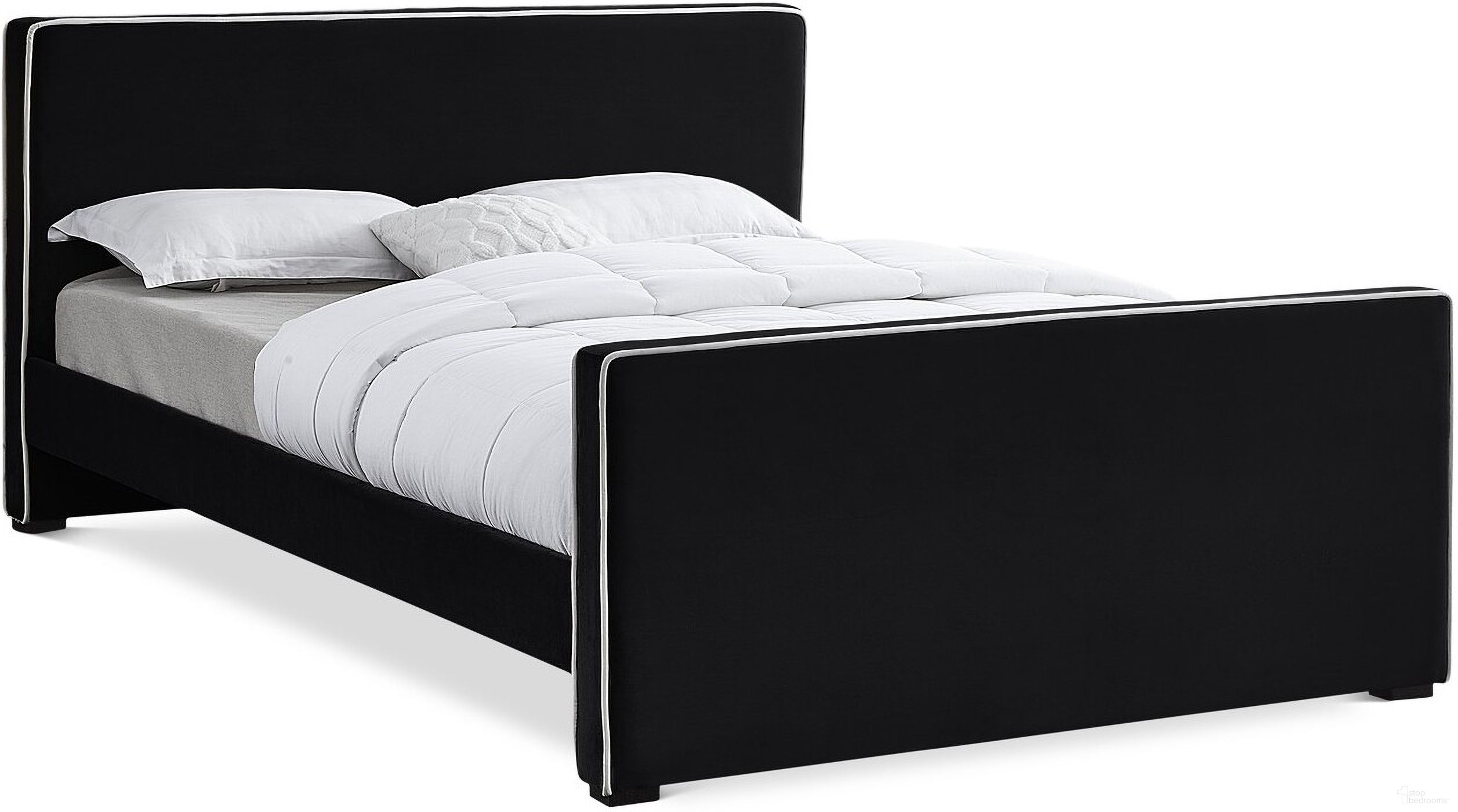 Dillard Velvet Queen Bed In Black