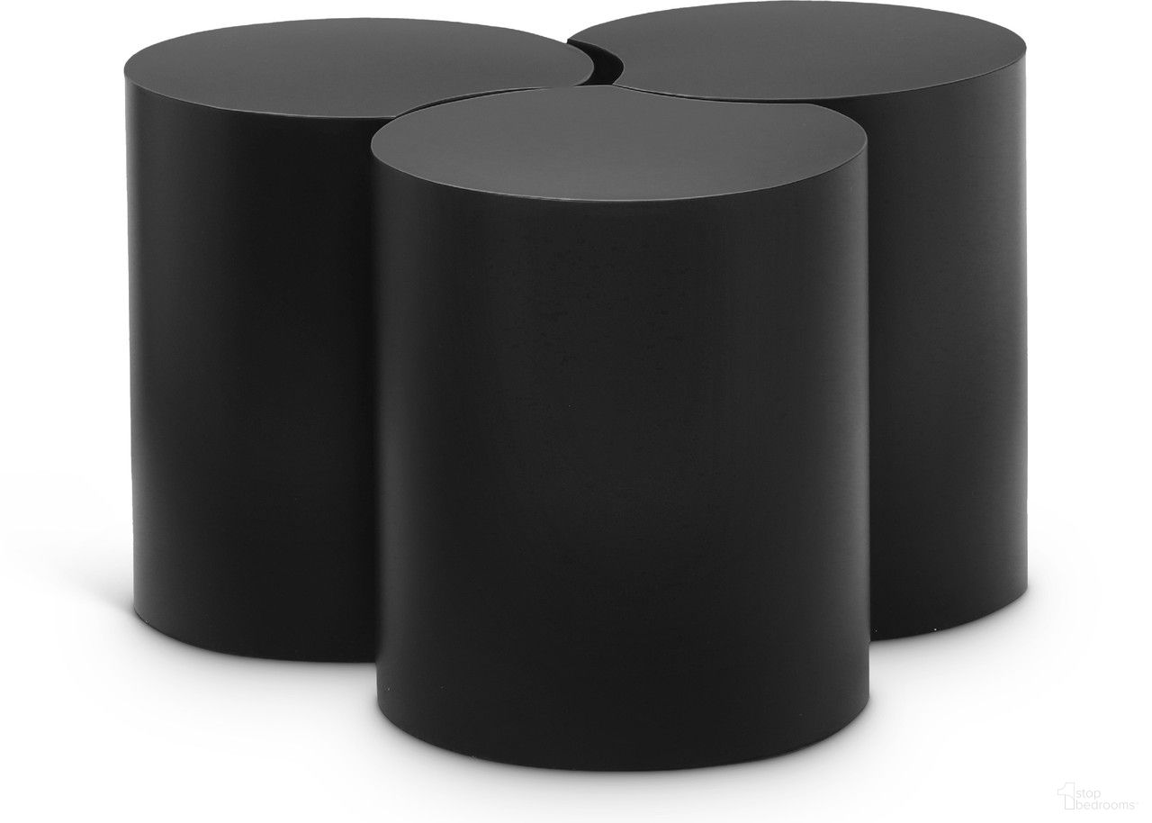 The appearance of Dimple 3 Piece Coffee Table In Black designed by Meridian in the modern / contemporary interior design. This black piece of furniture was selected by 1StopBedrooms from Dimple Collection to add a touch of cosiness and style into your home. Sku: 99081Black-ET18;99081Black-ET18;99081Black-ET18. Material: Iron.