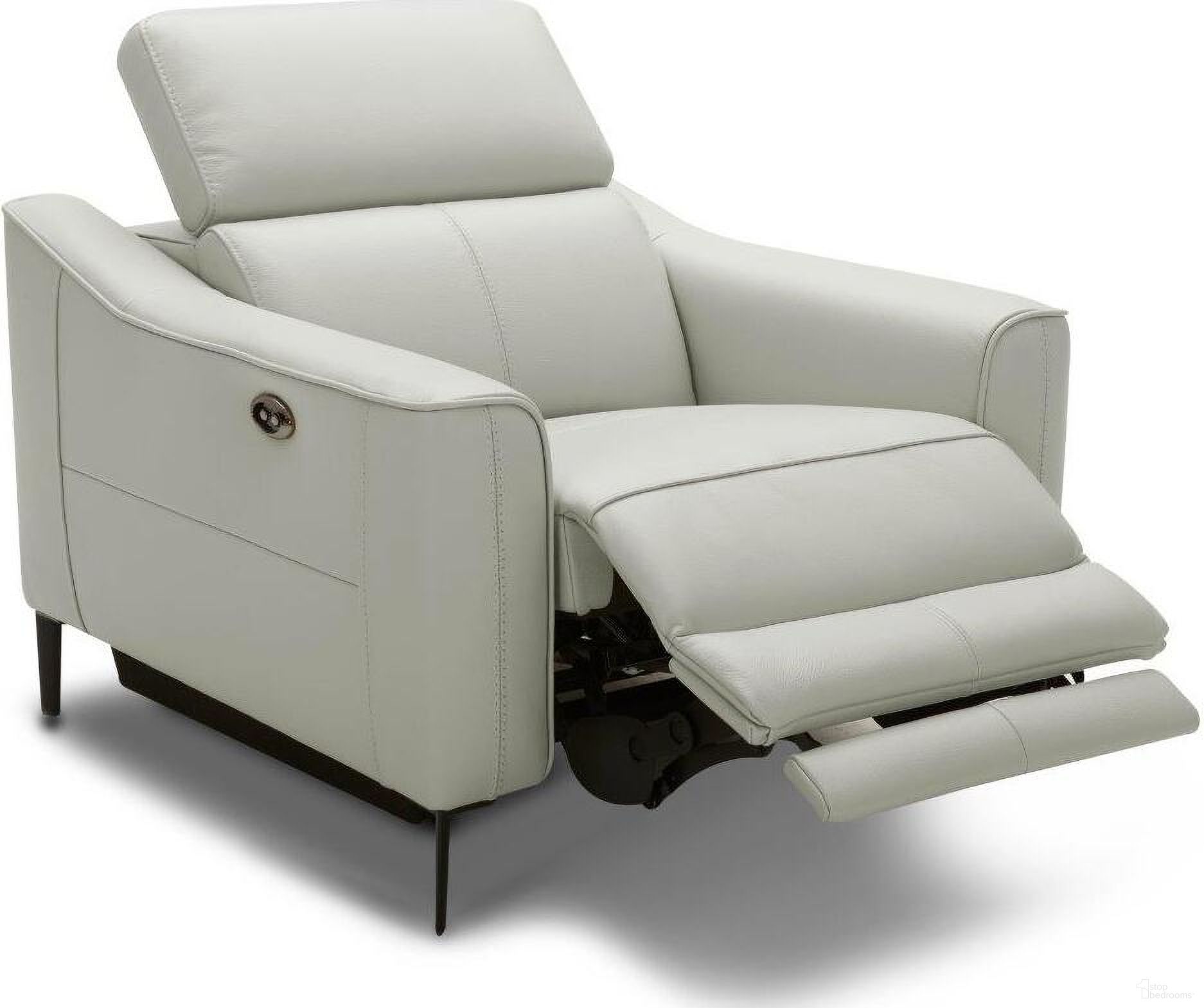 The appearance of Divani Casa Eden Modern Grey Leather Armchair designed by VIG Furniture in the modern / contemporary interior design. This grey piece of furniture  was selected by 1StopBedrooms from Divani Casa Eden Collection to add a touch of cosiness and style into your home. Sku: VGKVKM.5012-GRY-CH. Material: Leather.