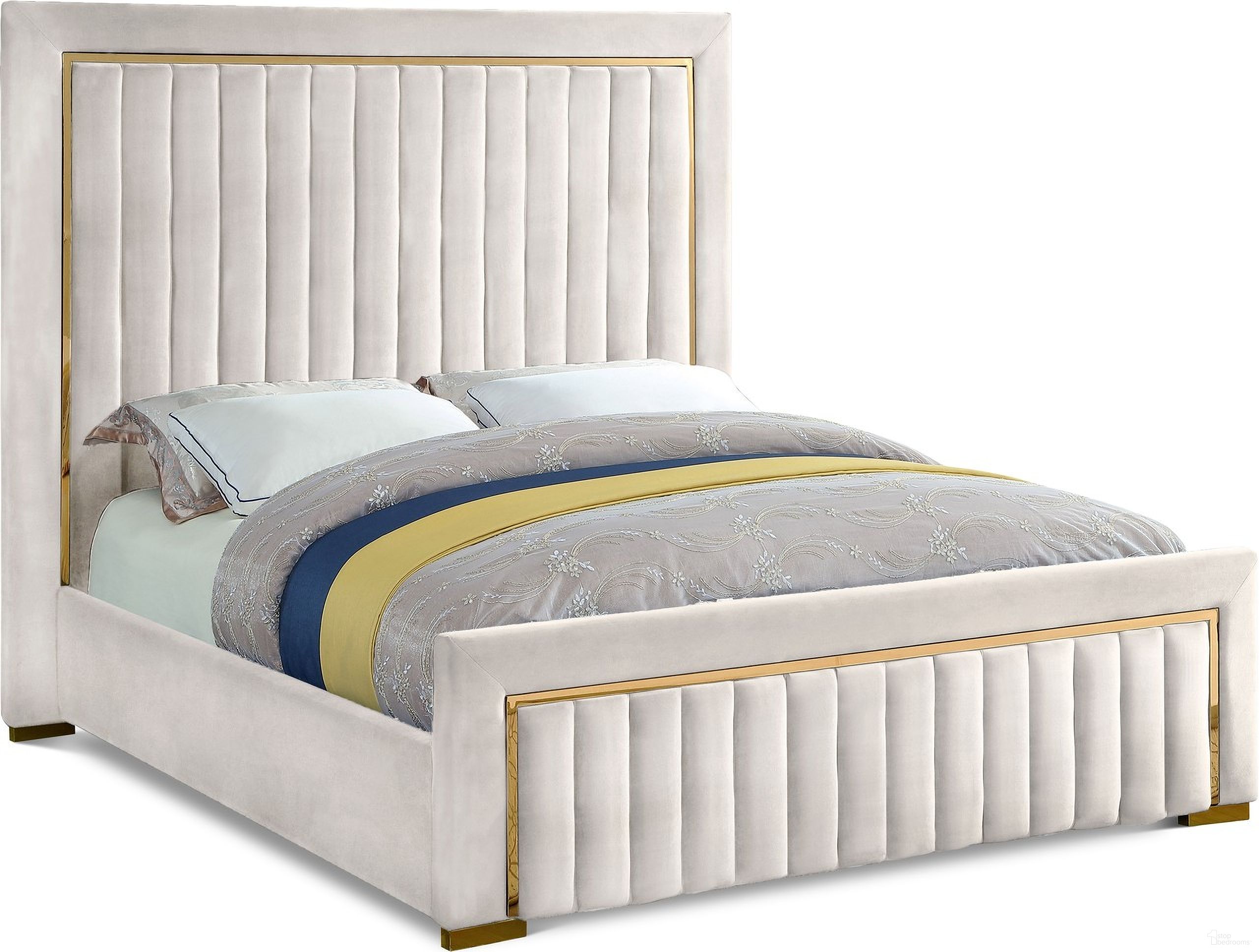 The appearance of Dolce Velvet King Bed In Cream designed by Meridian in the modern / contemporary interior design. This cream velvet piece of furniture was selected by 1StopBedrooms from Dolce Collection to add a touch of cosiness and style into your home. Sku: DolceCream-K Box 1/3 (HB);DolceCream-K Box 2/3 (FB/Slats);DolceCream-K Box 3/3 (Siderails/Metal Bar/Metal Leg). Bed Type: Panel Bed. Bed Size: King. Material: Velvet.