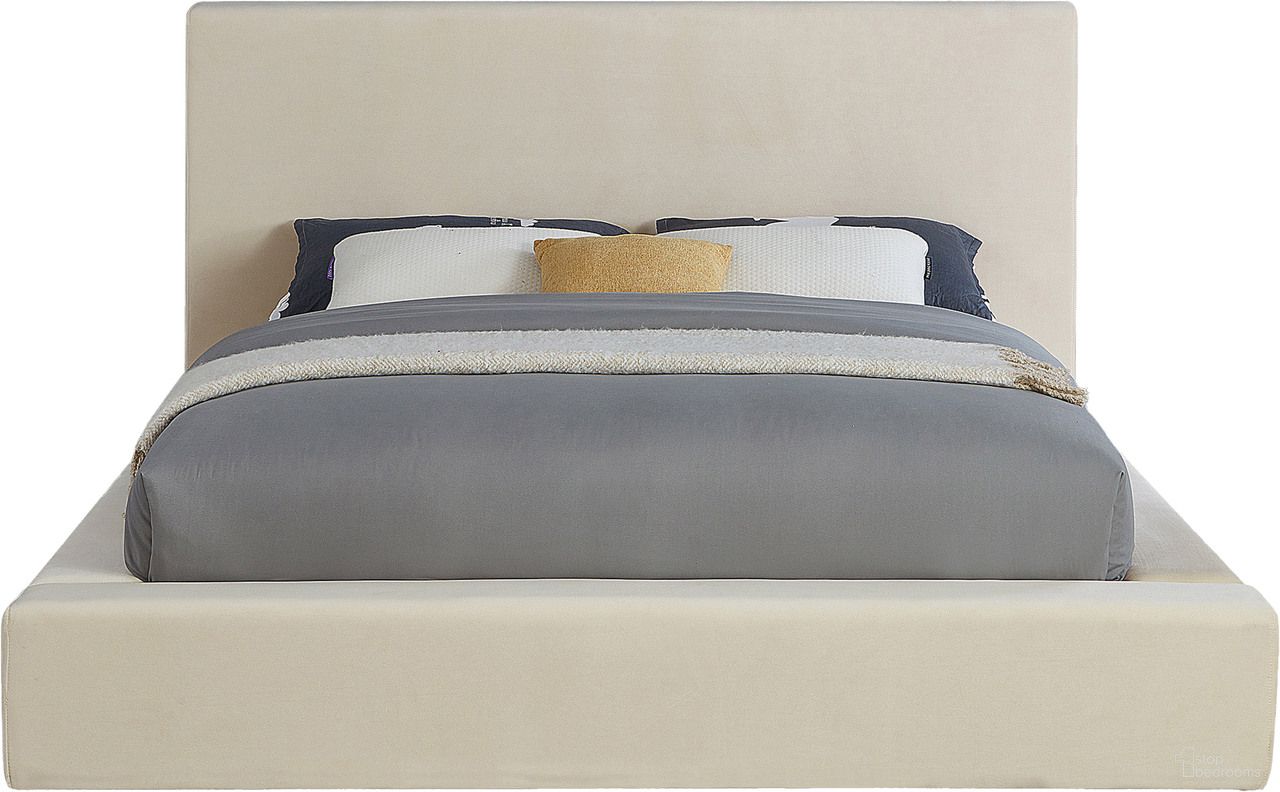 Dorian Velvet Queen Bed In Cream Velvet