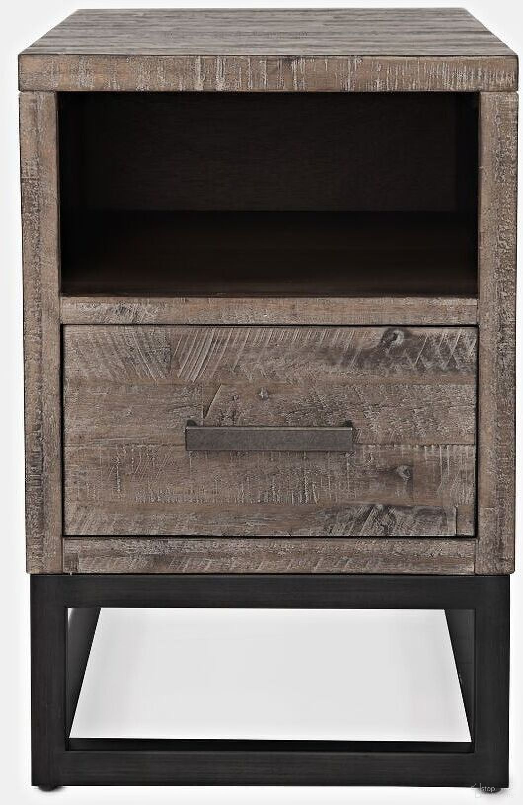 The appearance of East Hampton USB Charging Chairside Table In Distressed Grey designed by Jofran in the modern / contemporary interior design. This distressed grey piece of furniture was selected by 1StopBedrooms from East Hampton Collection to add a touch of cosiness and style into your home. Sku: 1860-7. Material: Acacia.