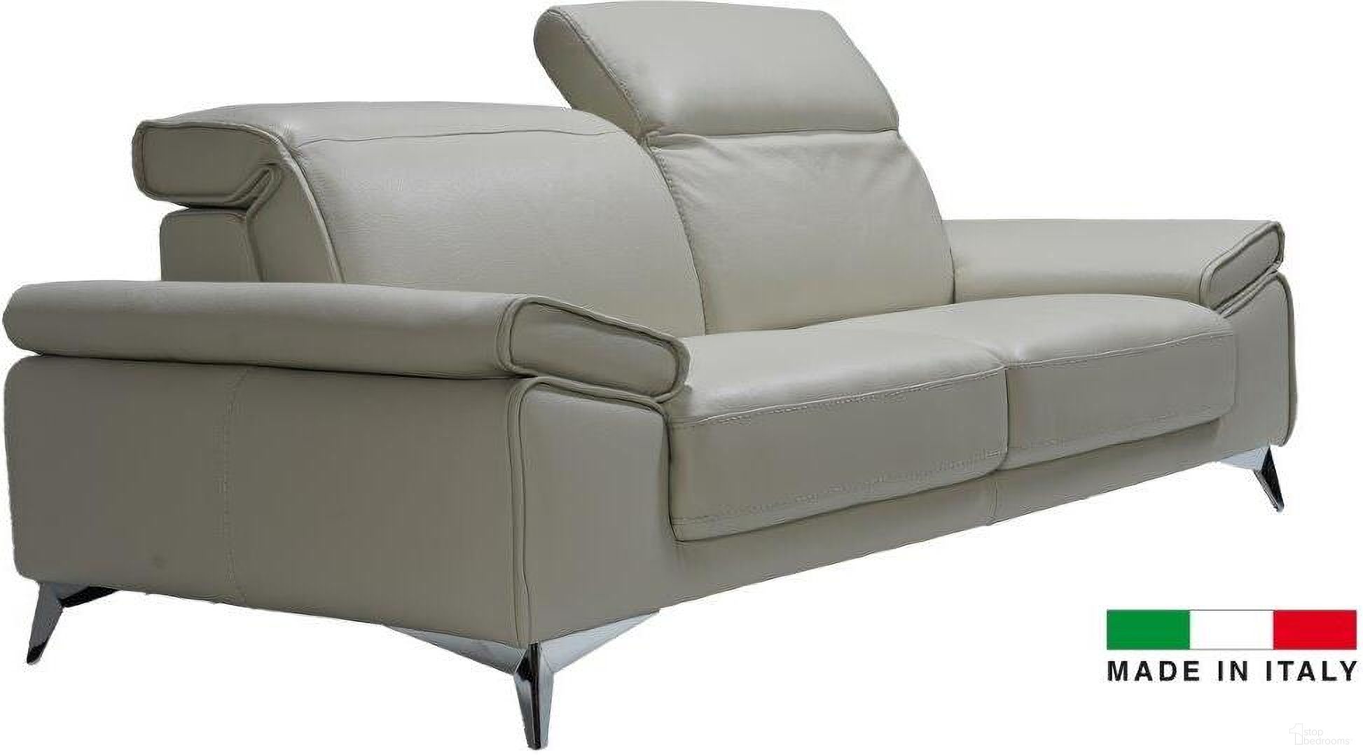 The appearance of Edwin Loveseat designed by Bellini Modern Living in the modern / contemporary interior design. This ivory piece of furniture  was selected by 1StopBedrooms from Edwin Collection to add a touch of cosiness and style into your home. Sku: Edwin LS LGY. Material: Leather.